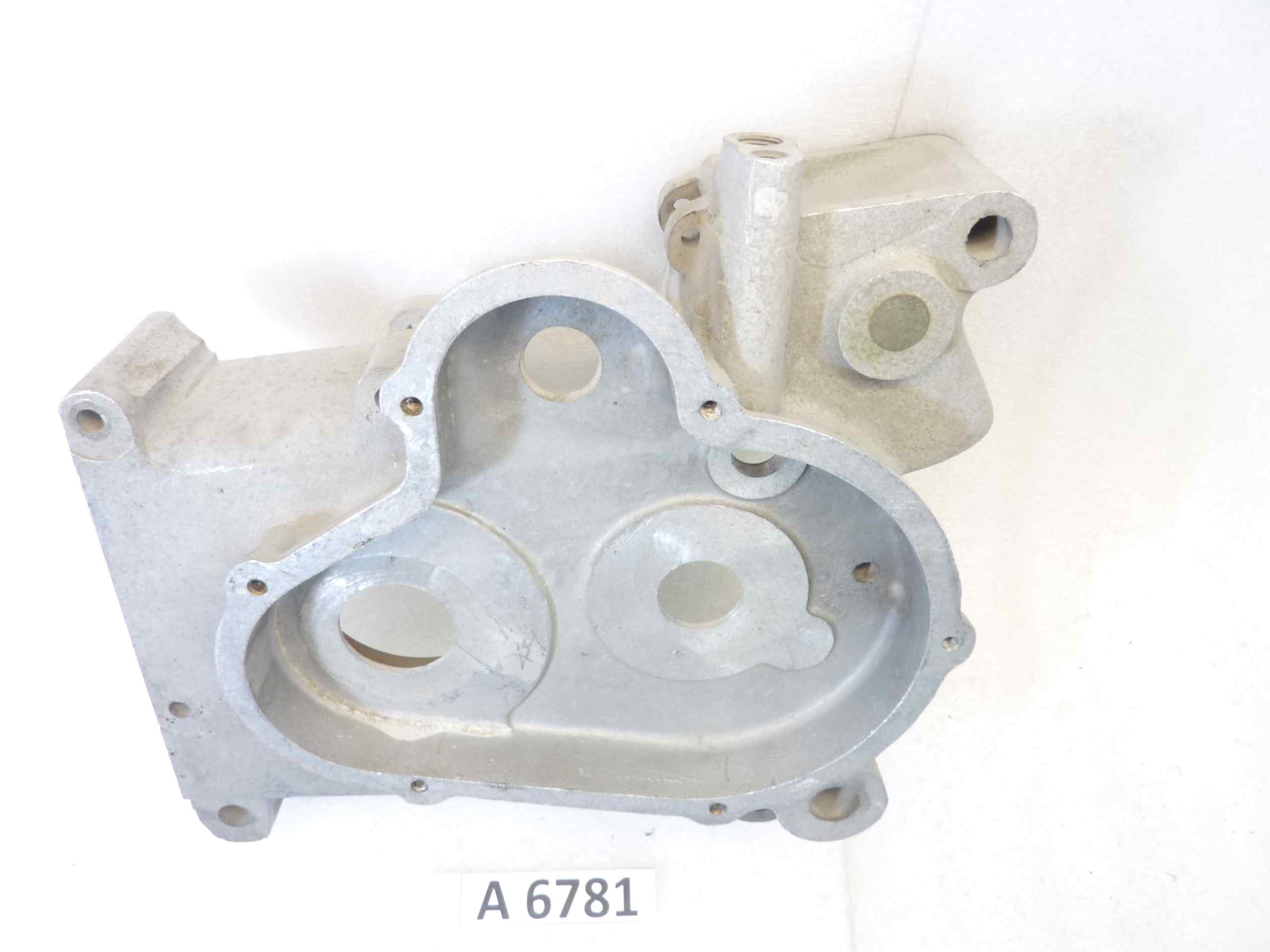 Basamento carter motore Guzzi Astore GTV 500 cod M8041 sinistro nuovo fondo di magazzino - immagine 4