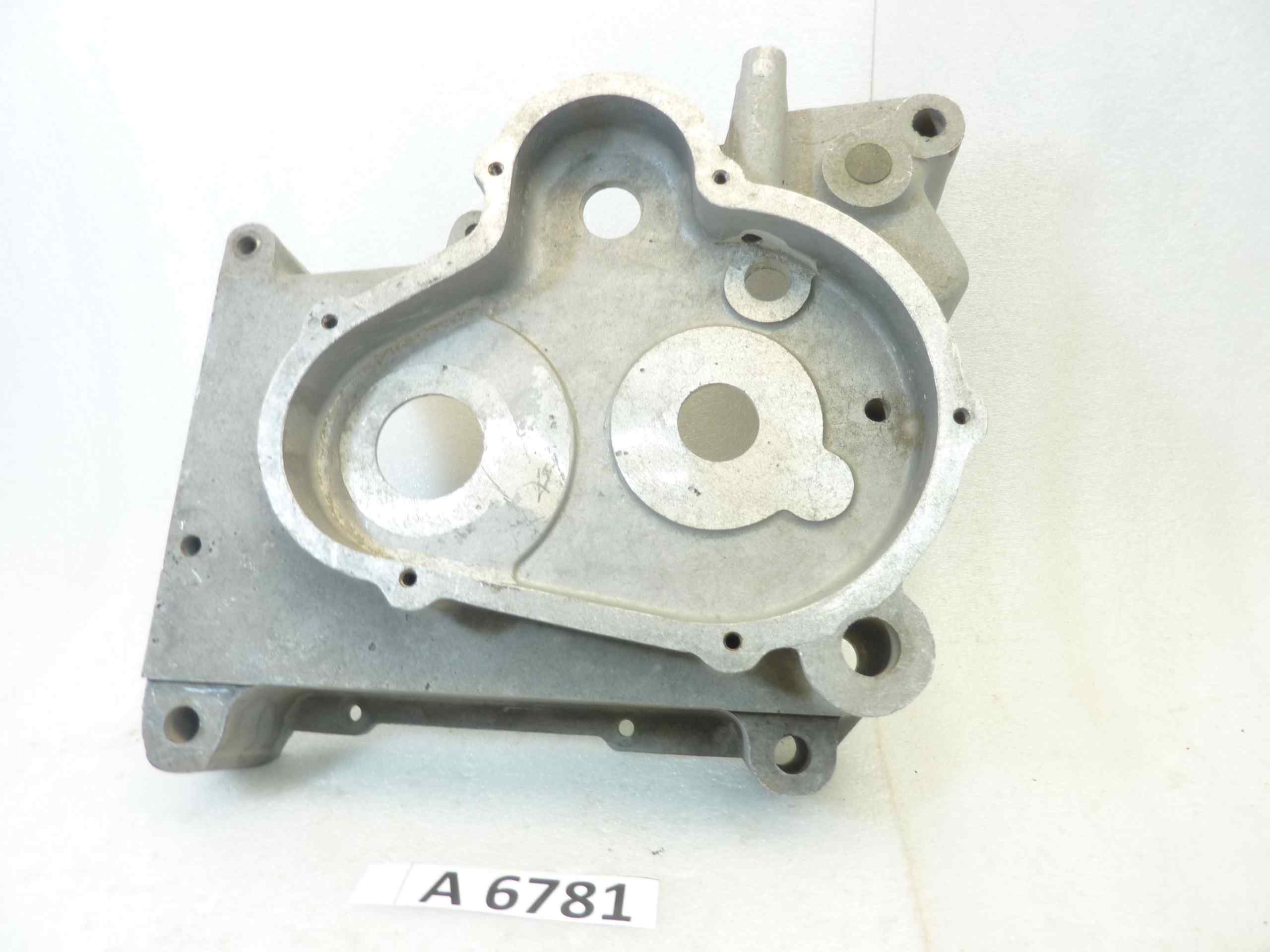 Basamento carter motore Guzzi Astore GTV 500 cod M8041 sinistro nuovo fondo di magazzino - immagine 5