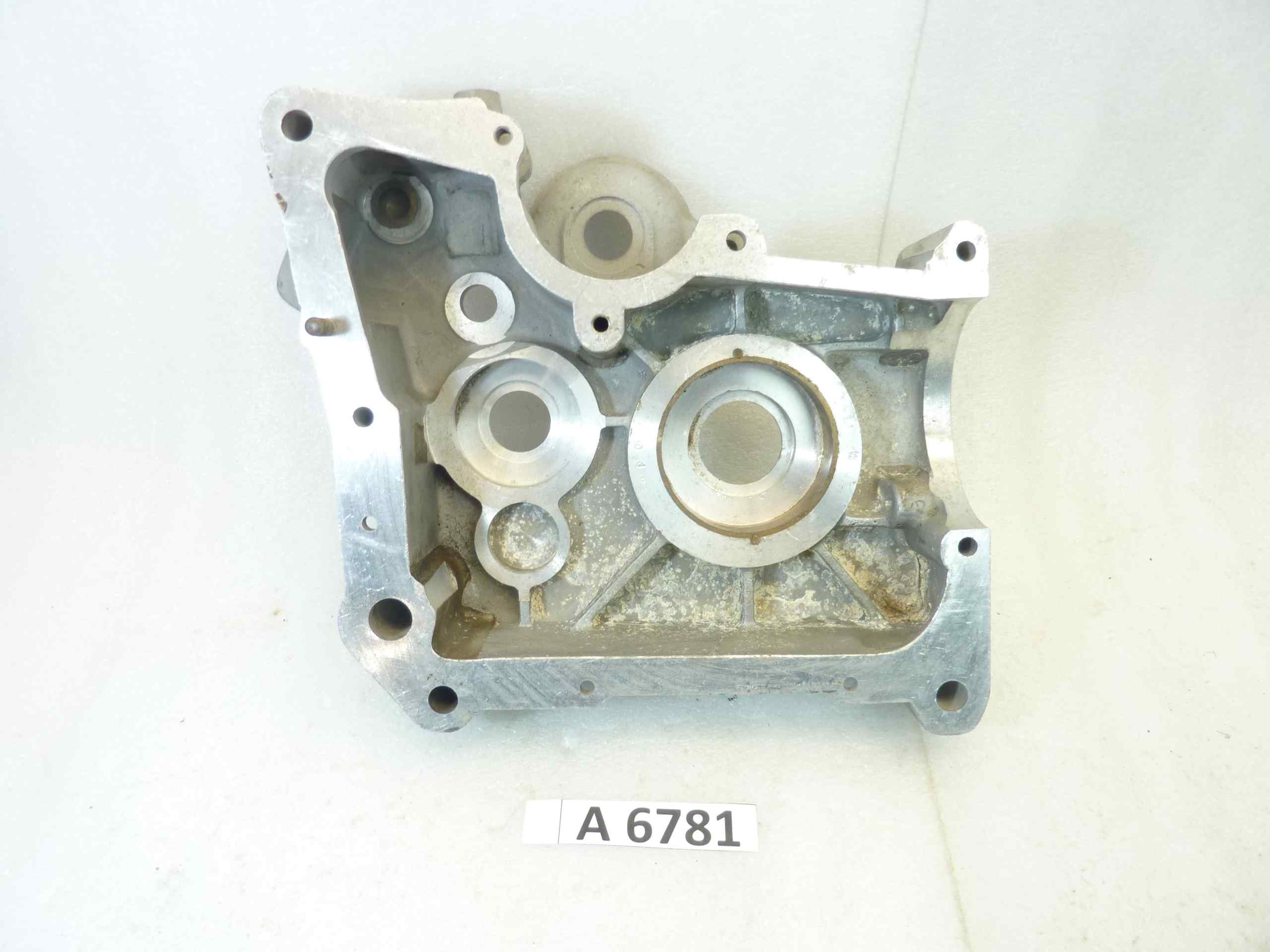 Basamento carter motore Guzzi Astore GTV 500 cod M8041 sinistro nuovo fondo di magazzino - immagine 6
