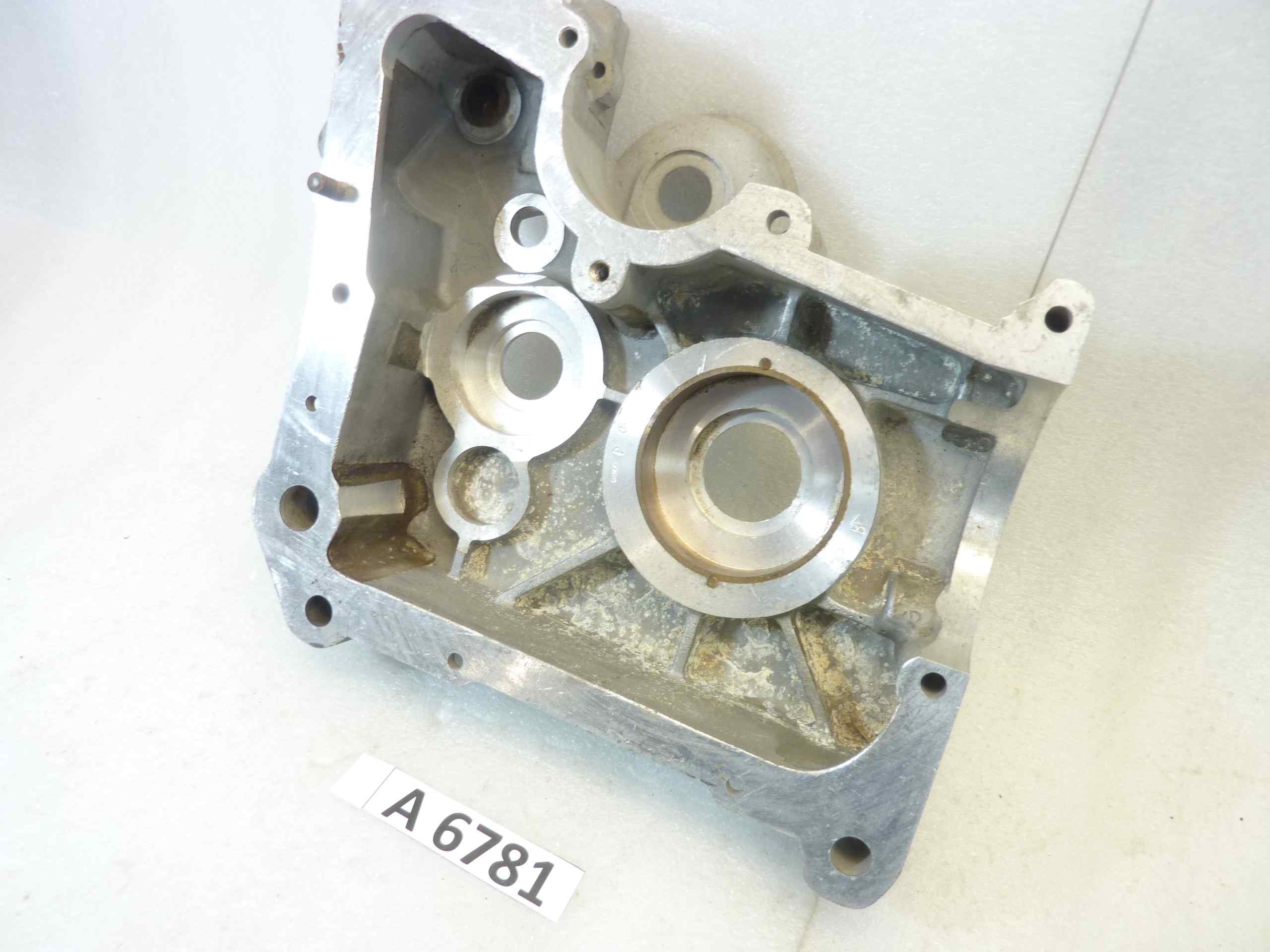 Basamento carter motore Guzzi Astore GTV 500 cod M8041 sinistro nuovo fondo di magazzino - immagine 8
