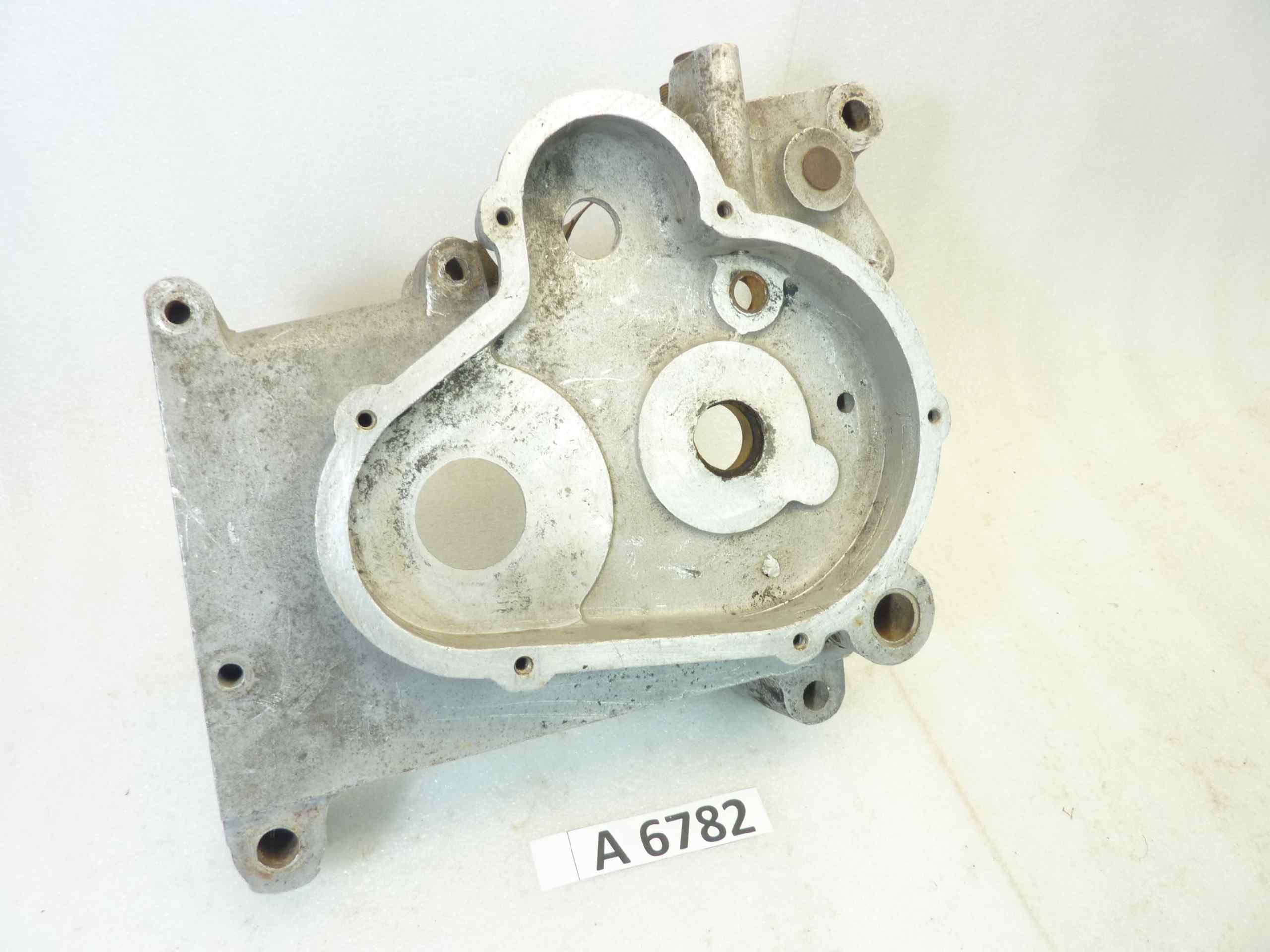 Basamento carter motore Guzzi Astore GTV 500 cod M8041 sinistro sigla motore 75822 - immagine 2