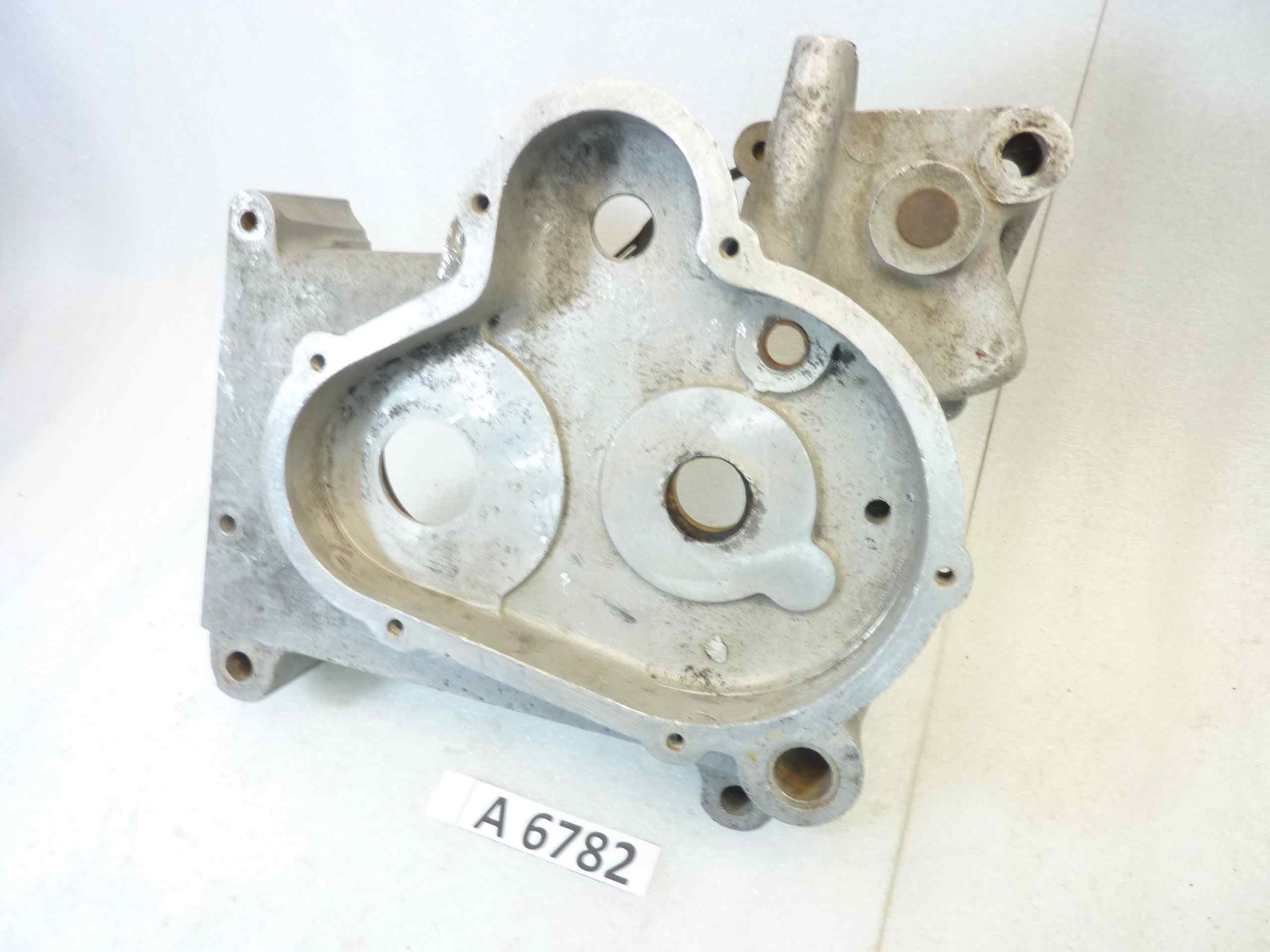 Basamento carter motore Guzzi Astore GTV 500 cod M8041 sinistro sigla motore 75822 - immagine 3