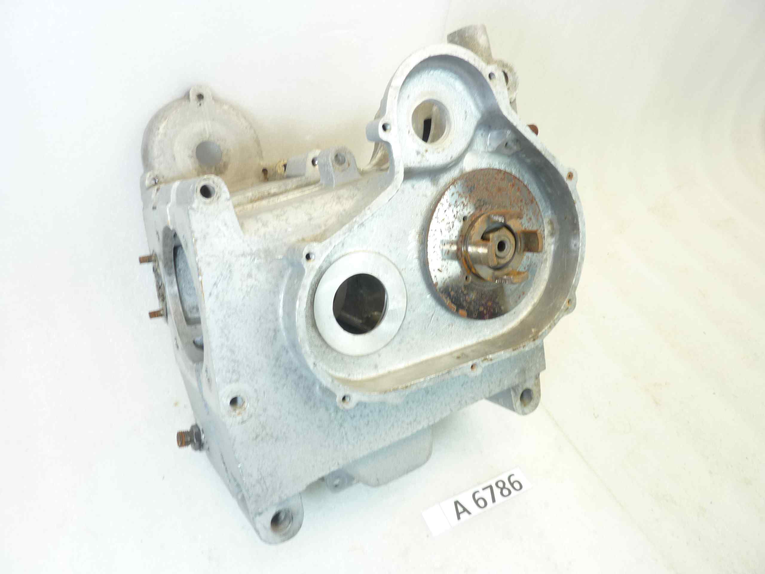 Basamento carter motore Guzzi Ercole 500 Motocarro cod 25041 25040 sigla motore EBE02
