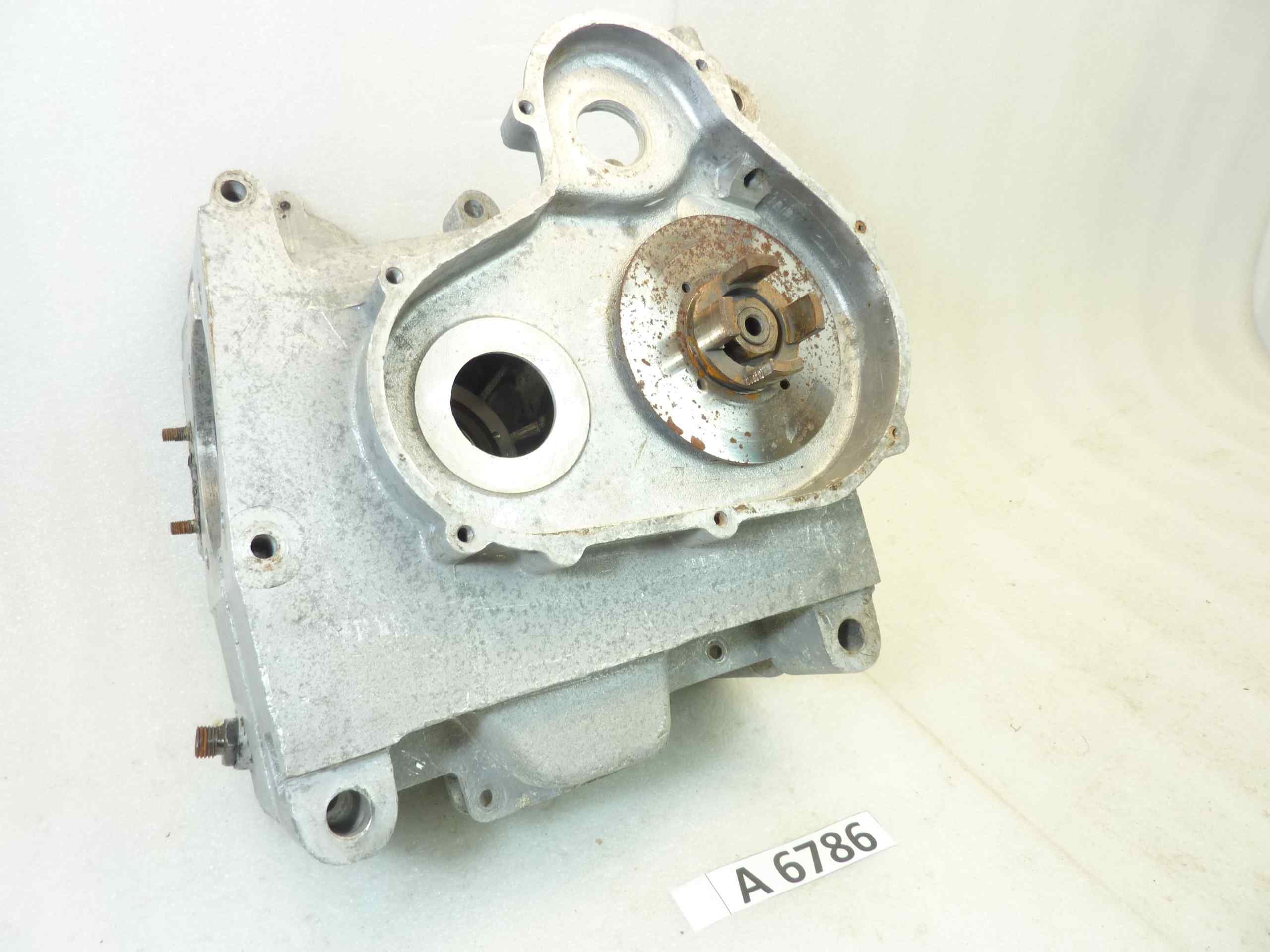 Basamento carter motore Guzzi Ercole 500 Motocarro cod 25041 25040 sigla motore EBE02 - immagine 3