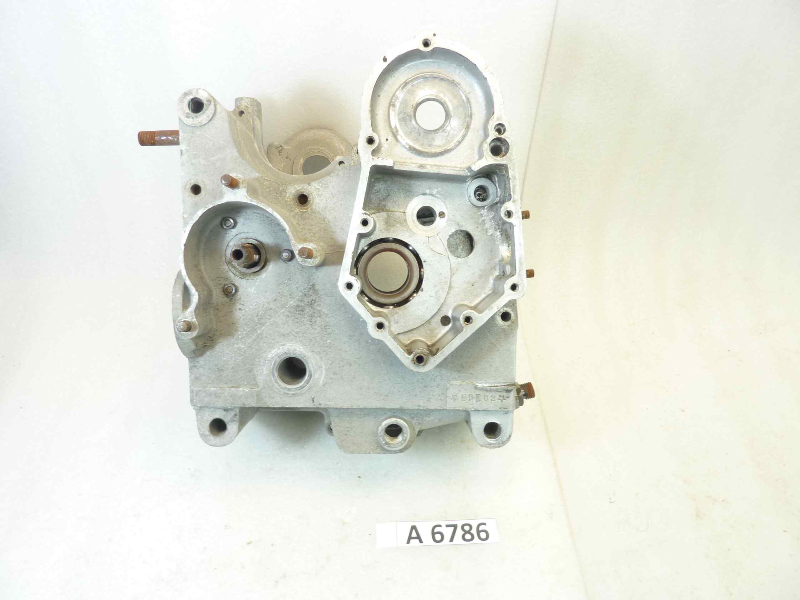 Basamento carter motore Guzzi Ercole 500 Motocarro cod 25041 25040 sigla motore EBE02 - immagine 10