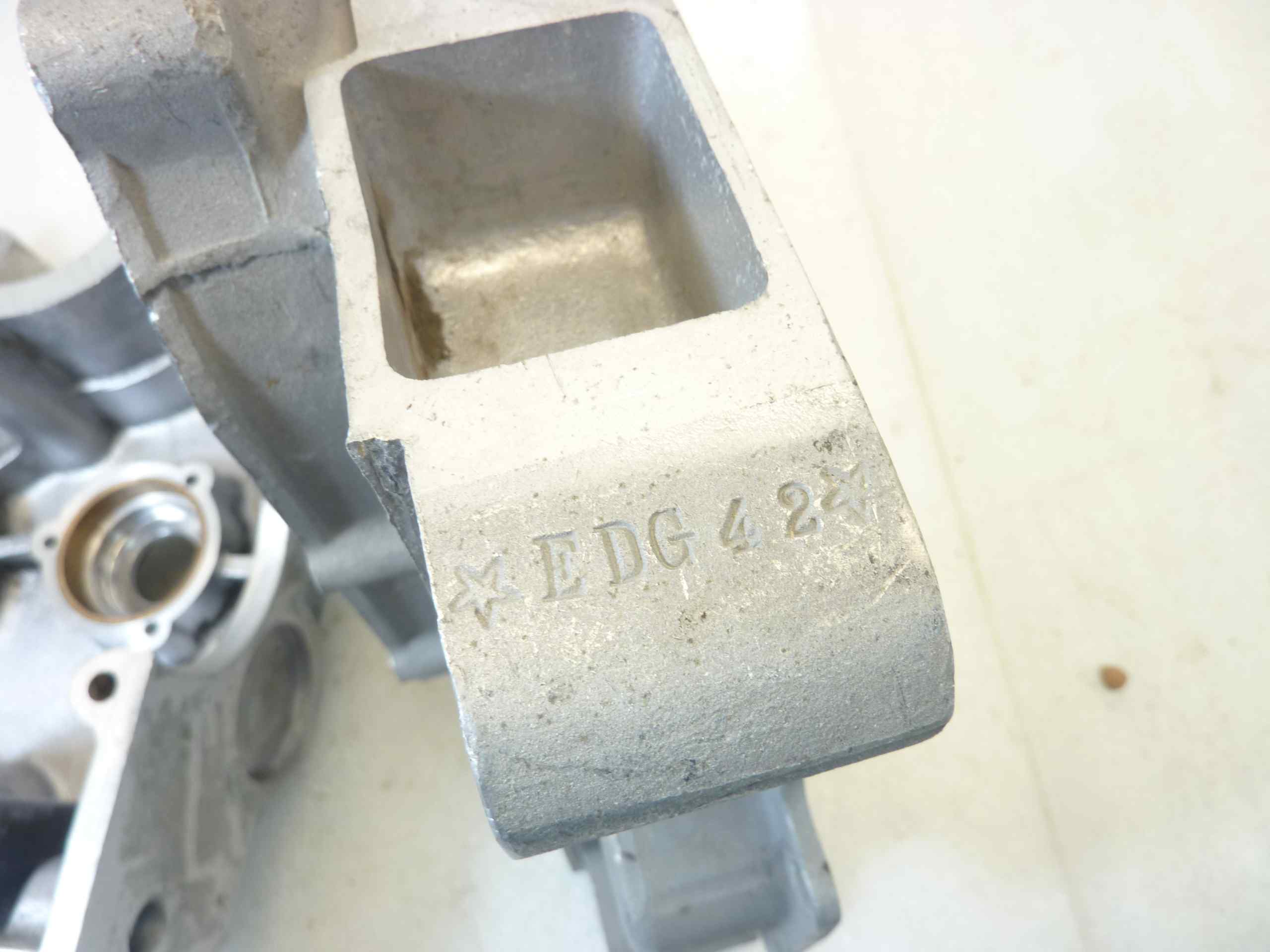 Basamento carter motore Guzzi Ercole 500 Motocarro cod 25041 25040 sigla motore ECC45 EDG42 - immagine 13