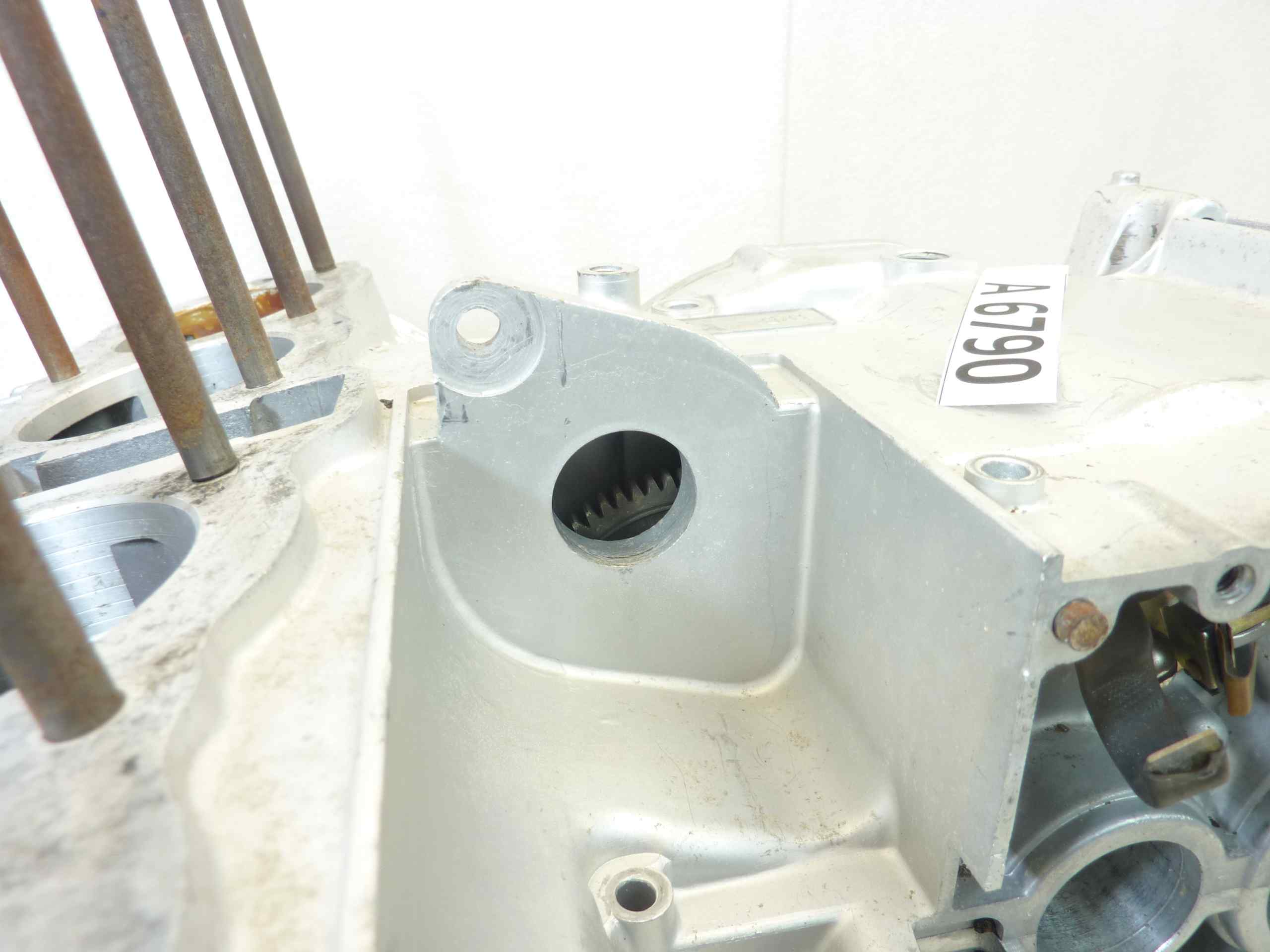 Basamento carter motore Benelli Guzzi 350 400 GTS cod B2BA 2522 23 S122/G 62000700 sigla motore 010022 - immagine 10