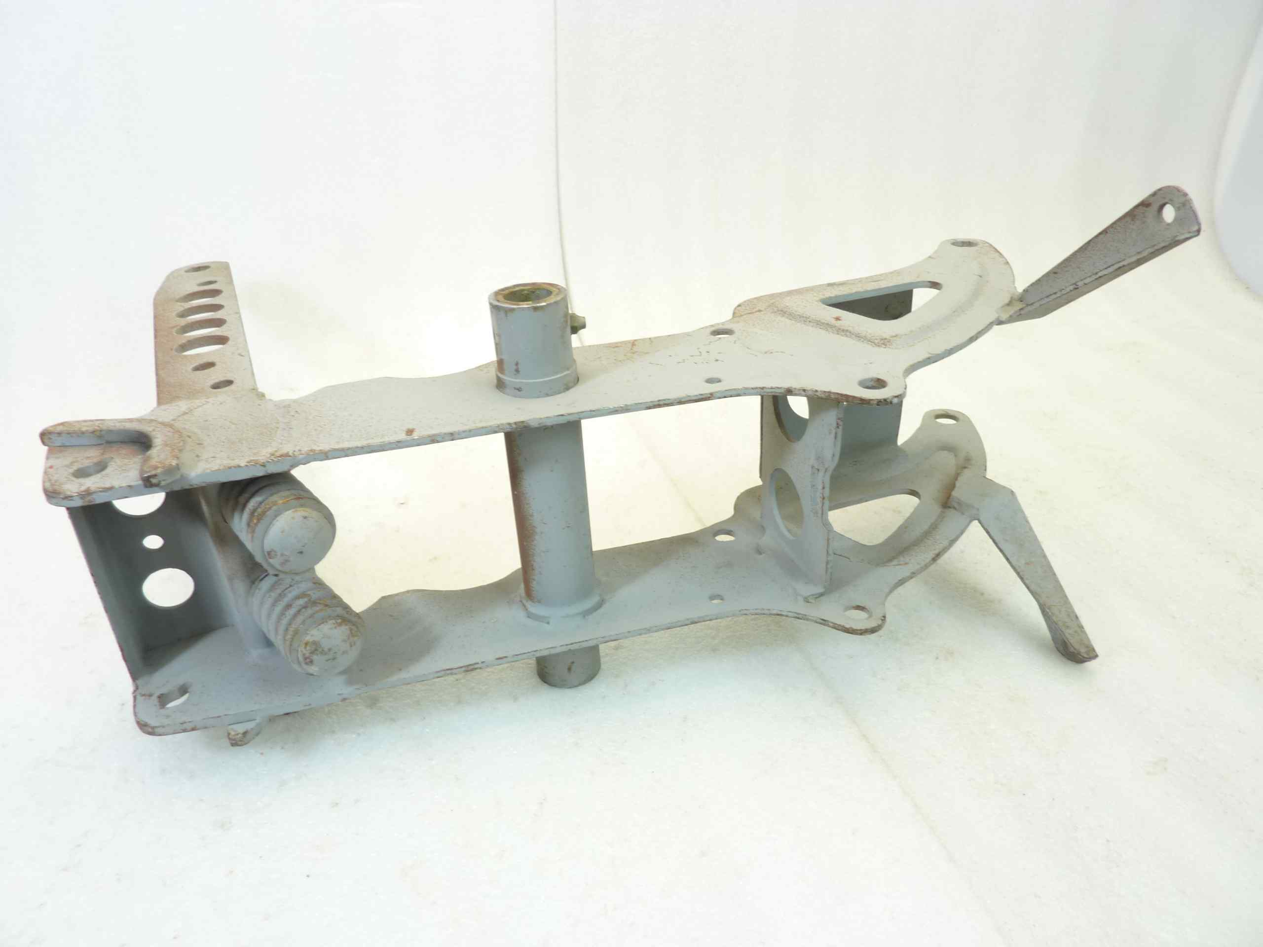 Telaio posteriore Guzzi Airone 250 supporto squadra cod T16015 grezzo 4 fori nuovo fondo di magazzino - immagine 6