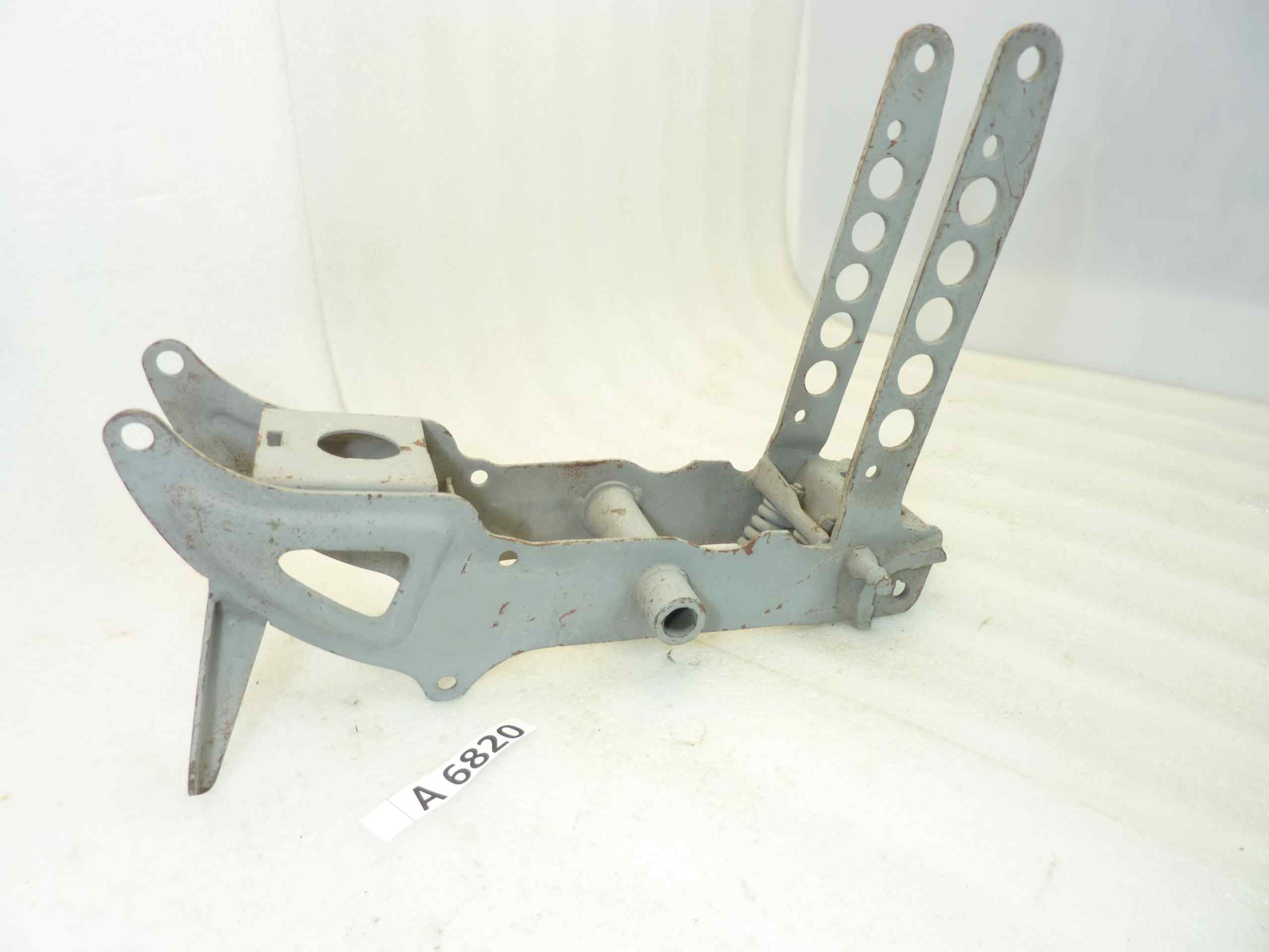 Telaio posteriore Guzzi Airone 250 supporto squadra cod T16015 T16475 5 fori nuovo fondo di magazzino