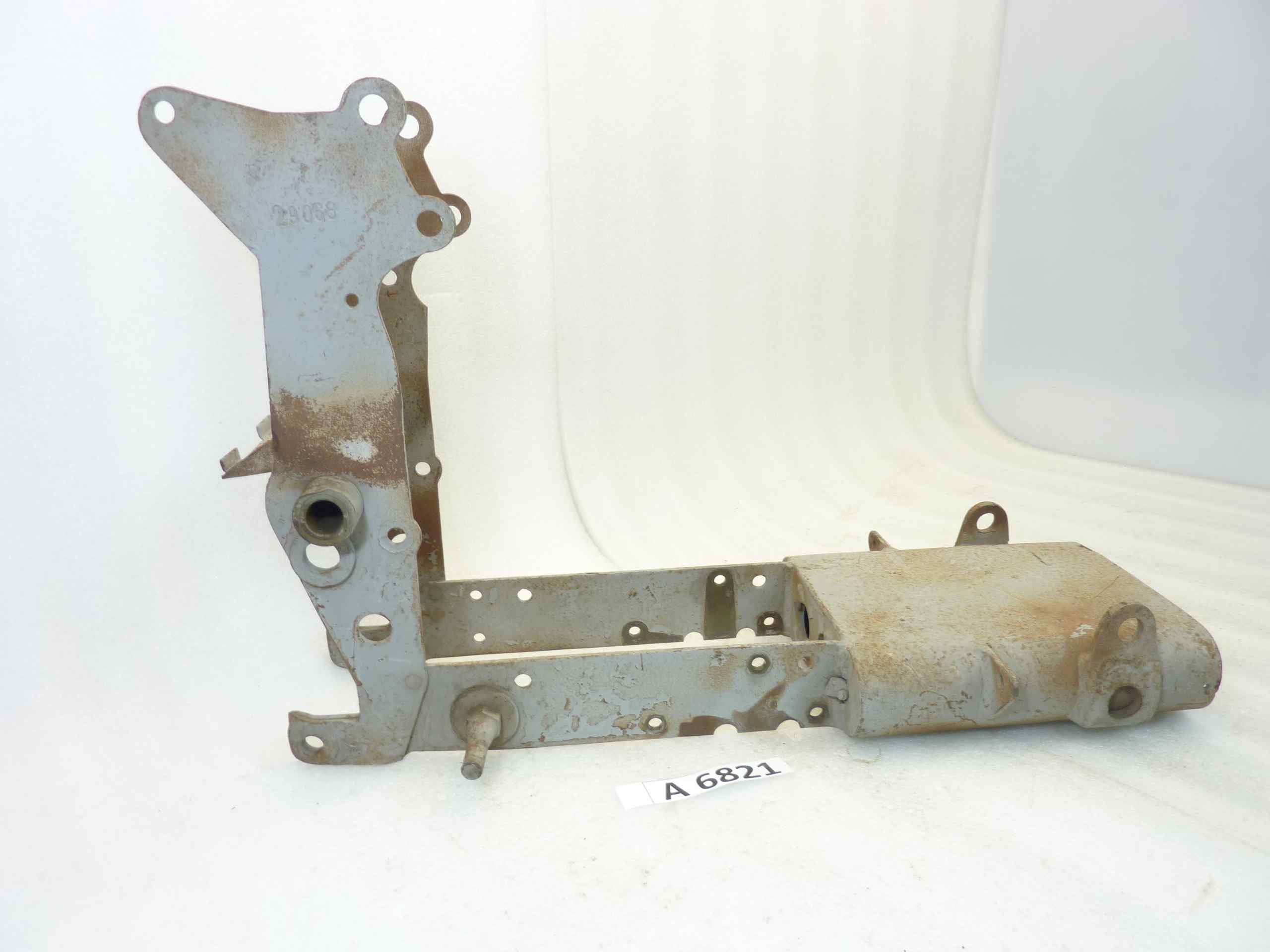 Telaio inferiore Guzzi Superalce cod T9706 supporto motore grezzo nuovo fondo di magazzino