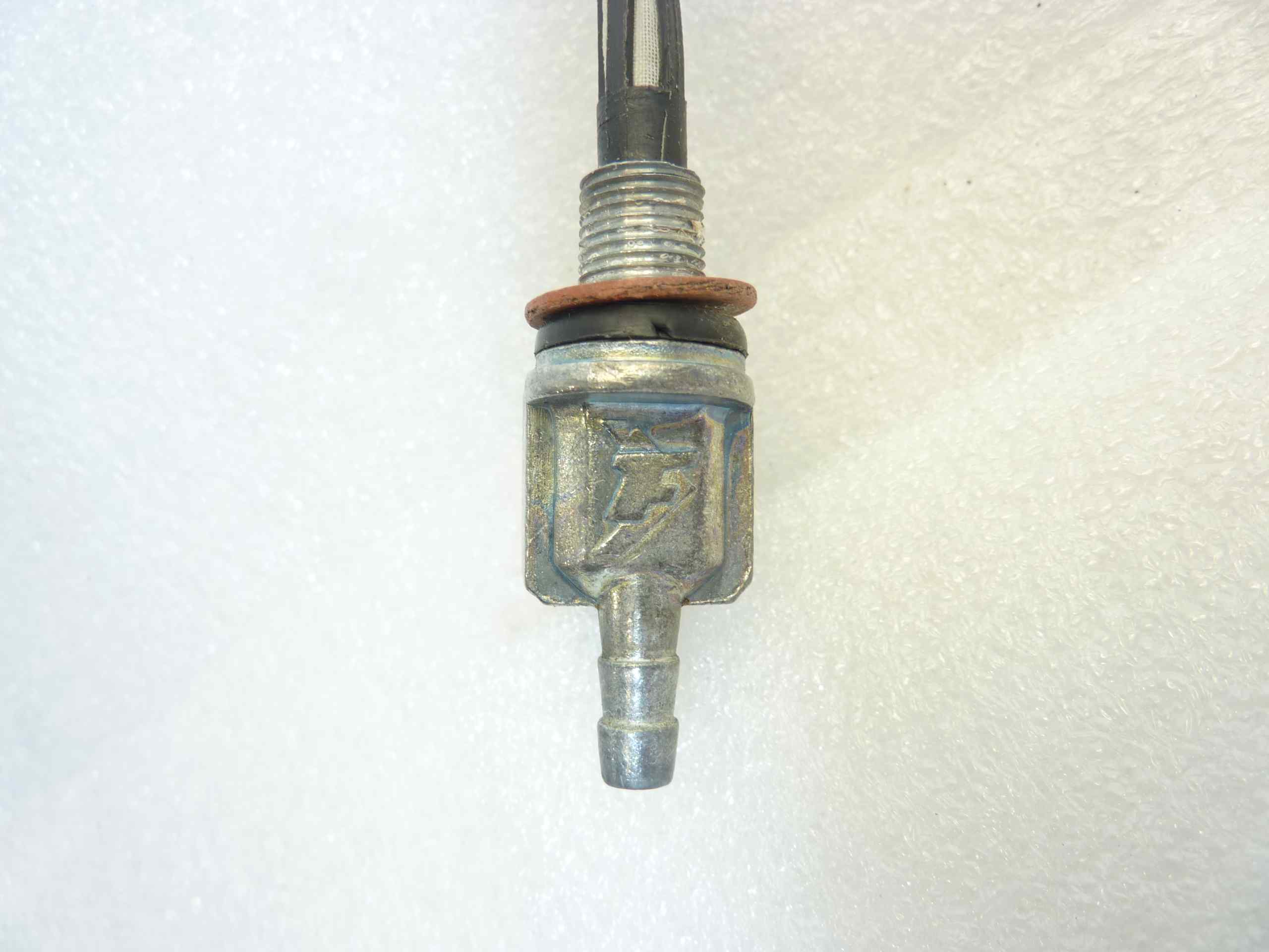 Rubinetto benzina Moto epoca diam filetto 10 mm nuovo fondo di magazzino - immagine 3