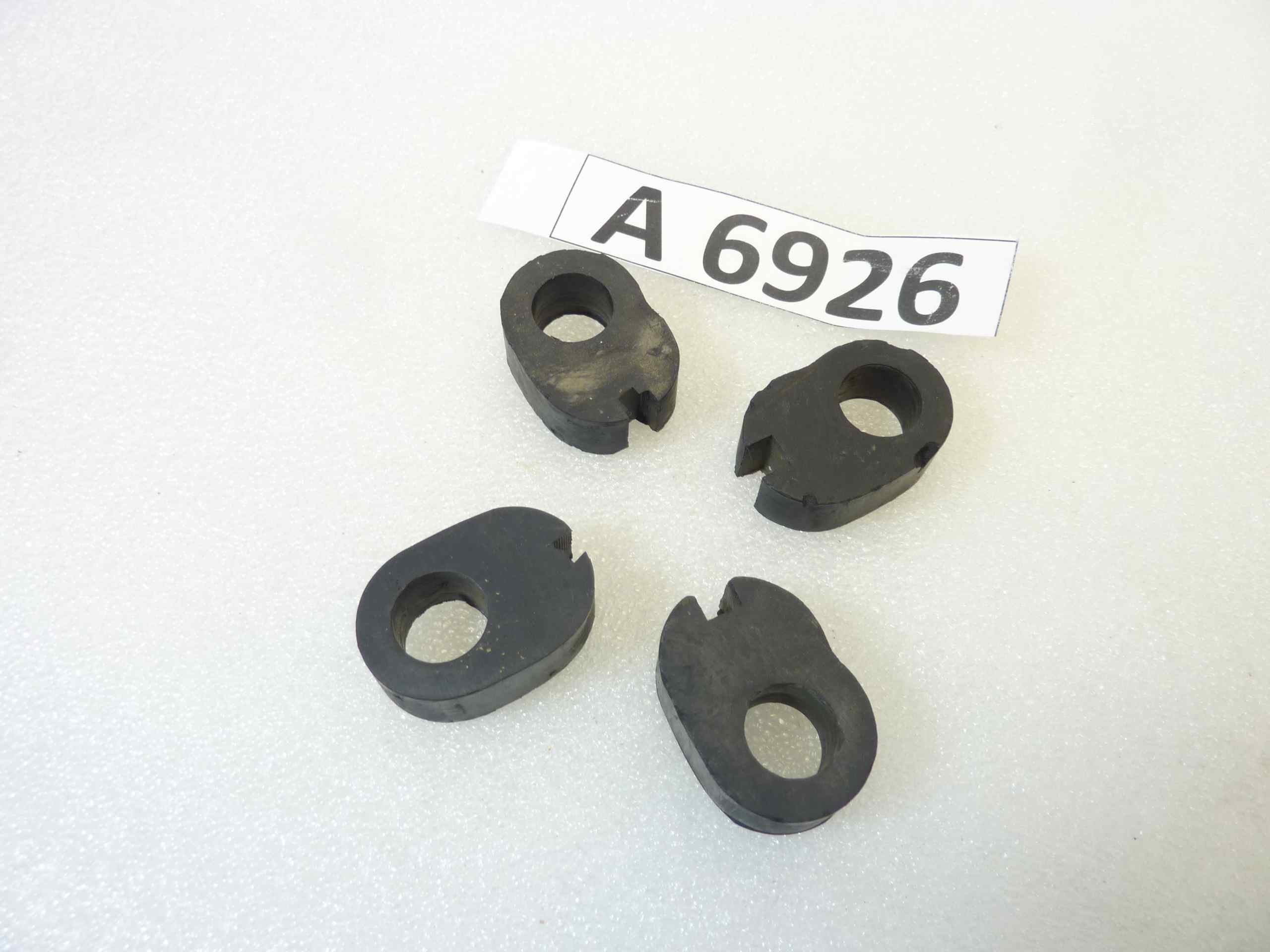 Parastrappi Guzzi Gilera vari modelli 26 x 36 x 13 mm nuovo fondo di magazzino