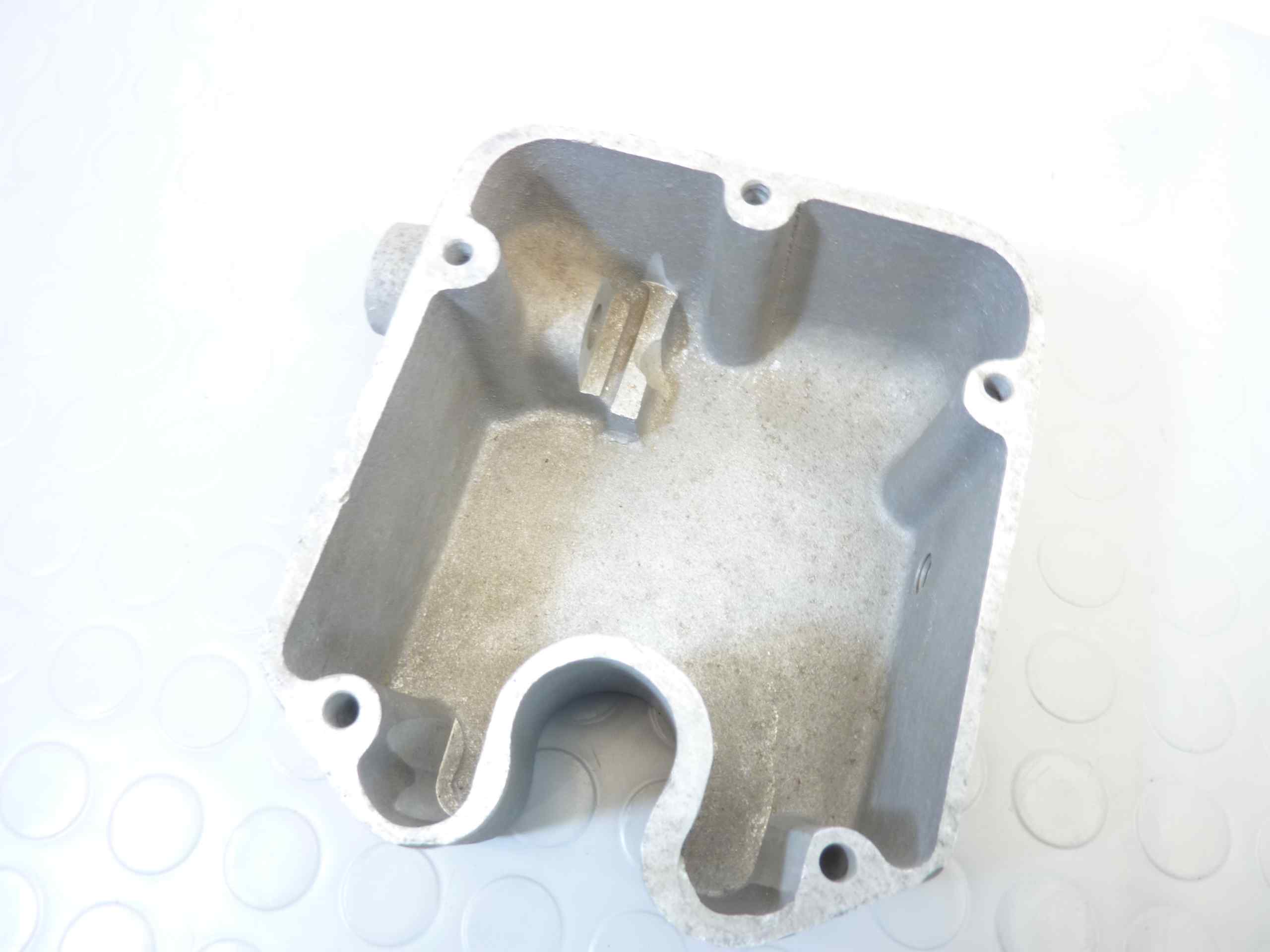 Coperchio testa cilindro destro Guzzi Mulo meccanico 3x3 cod 49030 47023500 vedi foto - leggi descrizione - nuovo fondo di magazzino - immagine 5