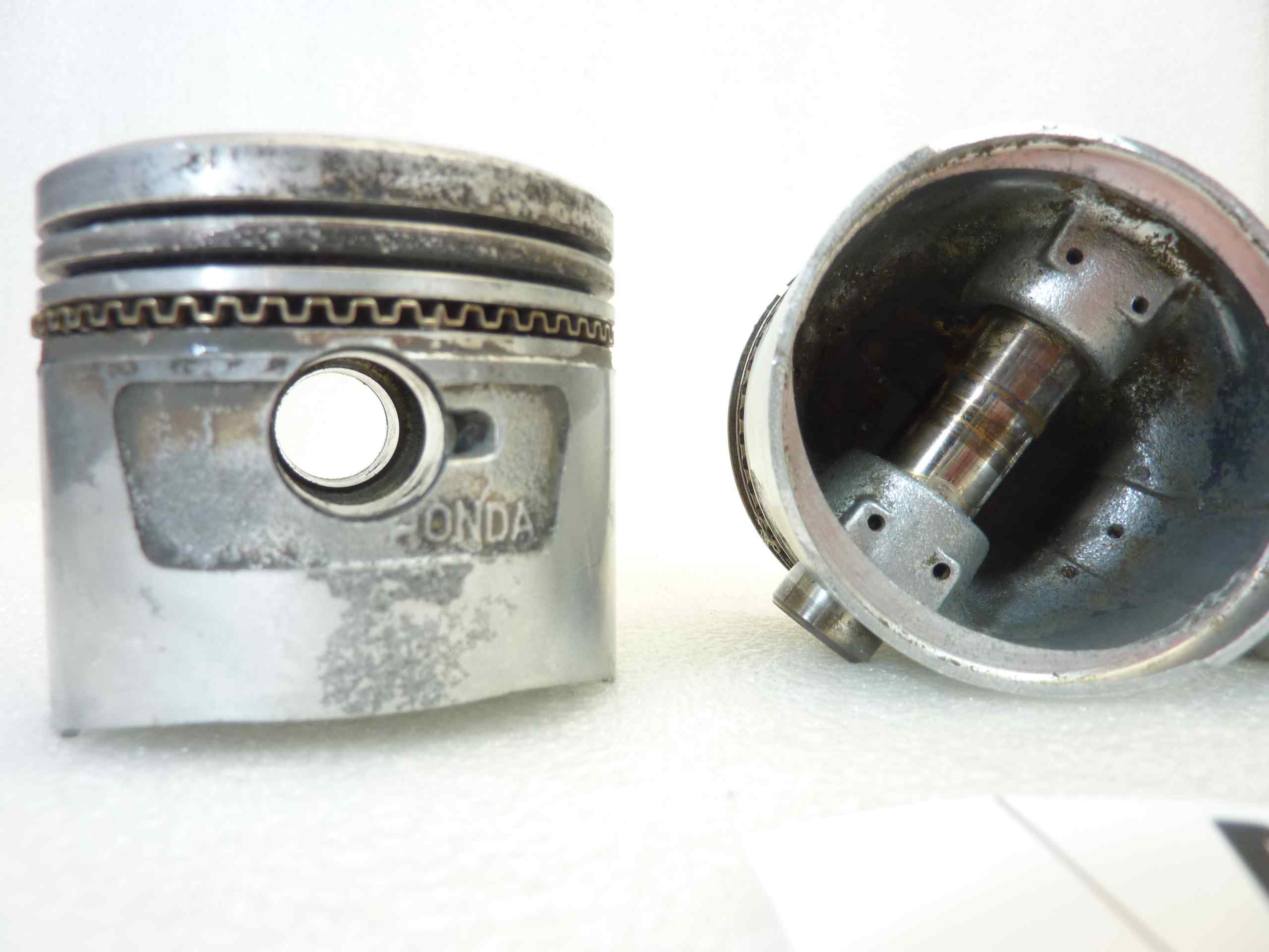 Pistoni Honda 392 diametro 60,46 - immagine 4
