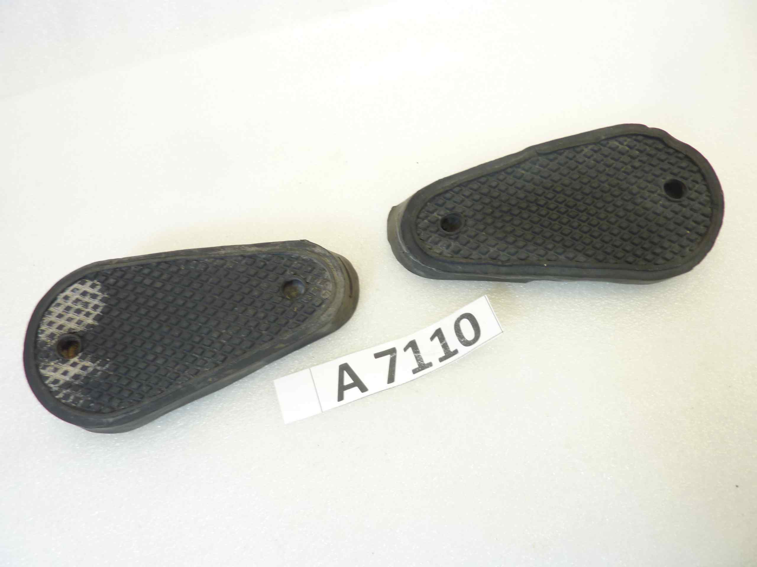 Coppia ginocchiere serbatoio Guzzi vedi foto