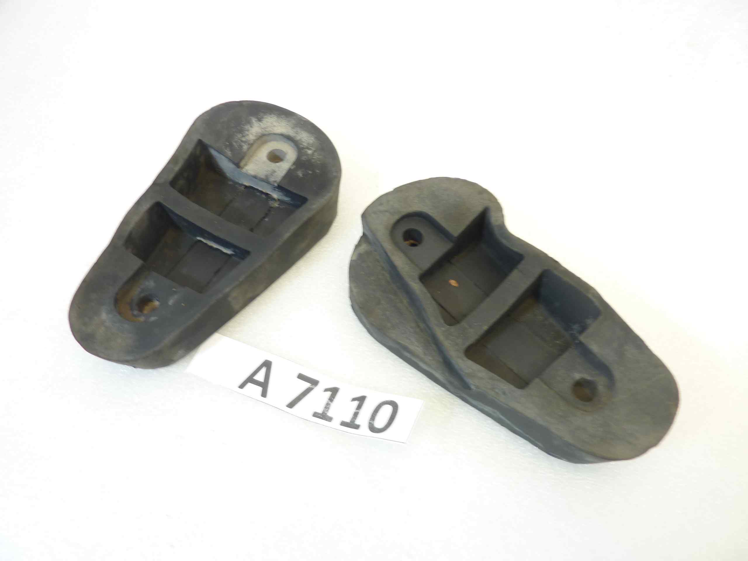 Coppia ginocchiere serbatoio Guzzi vedi foto - immagine 4