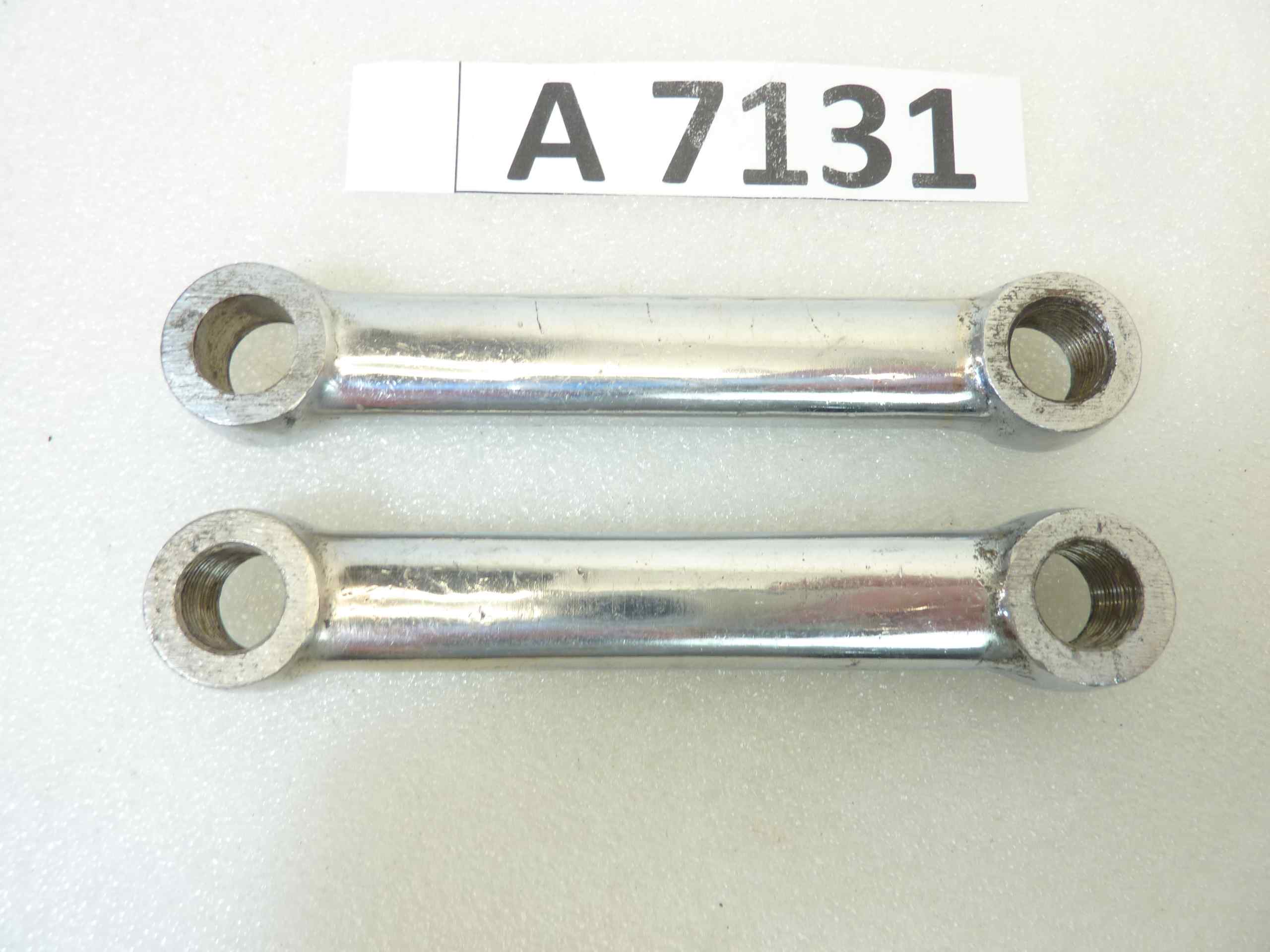 Coppia biscottini superiori moto epoca cromati filettati destro sinistro interasse 110 mm diam fori 13,2 14 nuovo fondo di magazzino - immagine 2