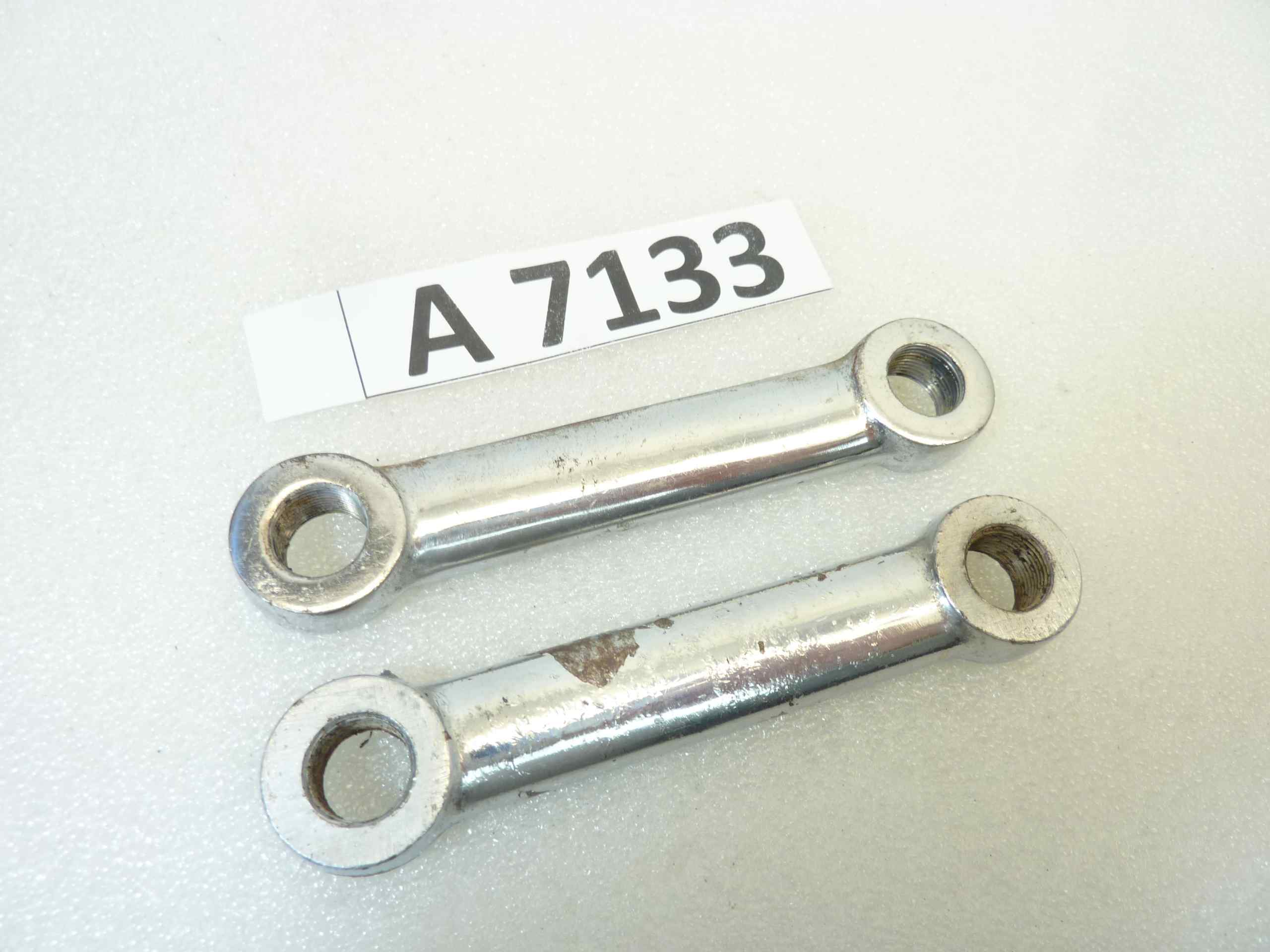 Coppia biscottini superiori moto epoca cromati filettati destro sinistro interasse 101 mm diam fori 13,3 nuovo fondo di magazzino