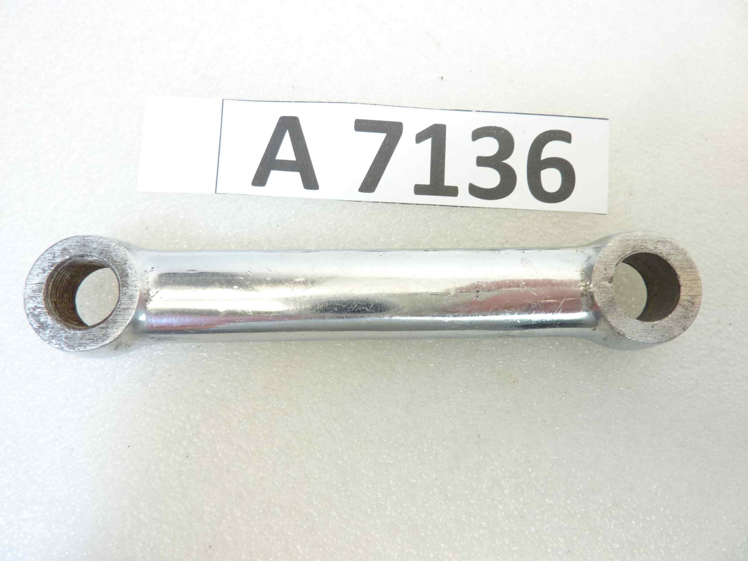 Biscottino superiore moto epoca cromato filettato sinistro interasse 110 mm diam fori 13,2 14 nuovo fondo di magazzino