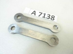 Coppia biscottini superiori grezzi moto epoca filettati interasse 105 mm diam fori 12,3 12,1 nuovo fondo di magazzino