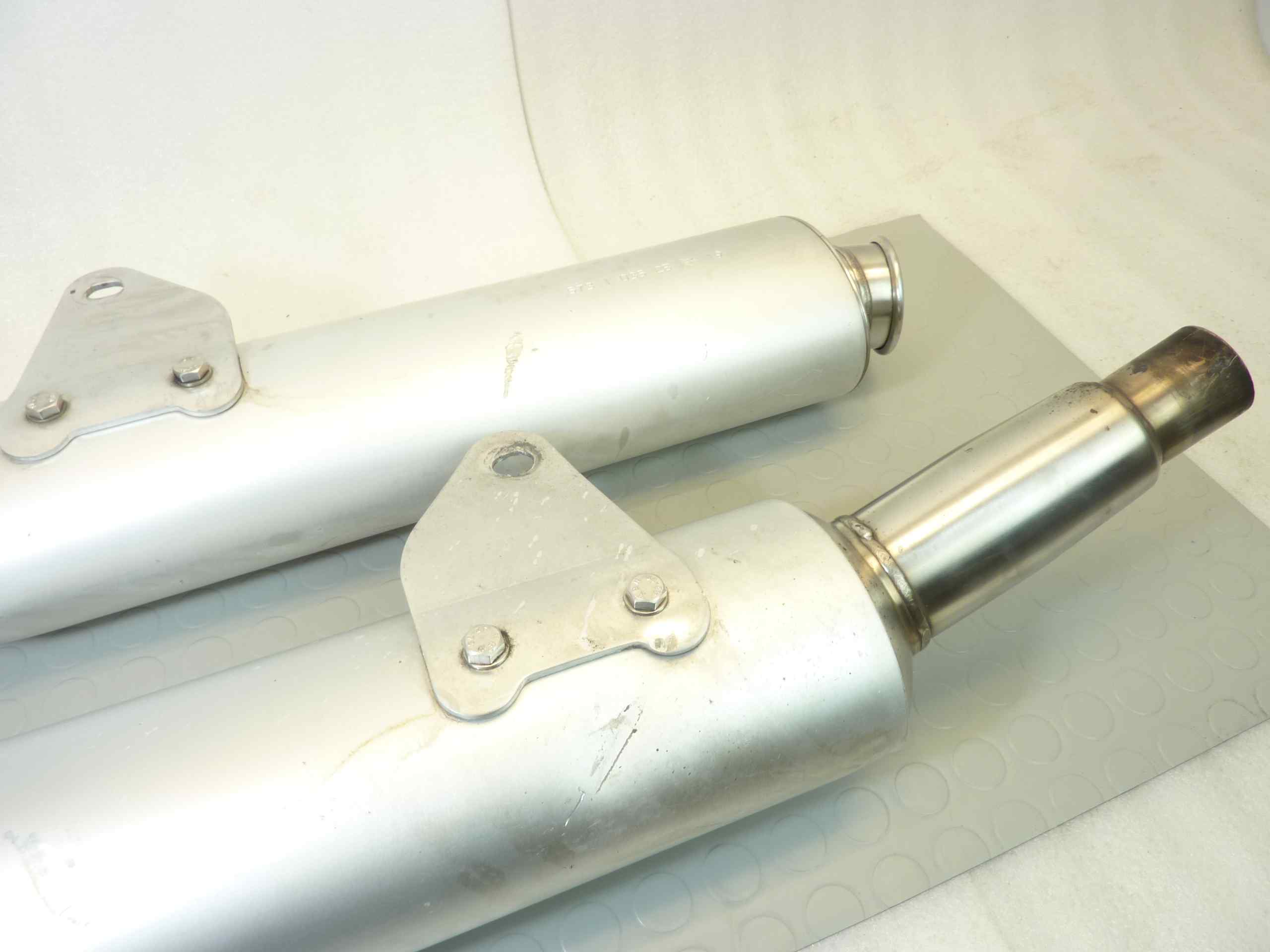 Marmitte terminali Ducati Monster 600 1999 ZDM A13B13 C667235 Remus 57410352B 19 57310352B 19 - immagine 17
