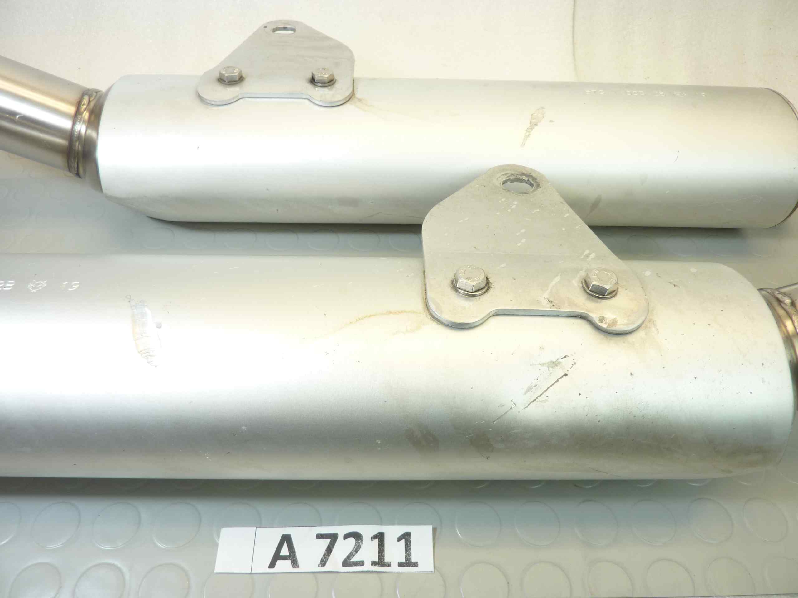 Marmitte terminali Ducati Monster 600 1999 ZDM A13B13 C667235 Remus 57410352B 19 57310352B 19 - immagine 18
