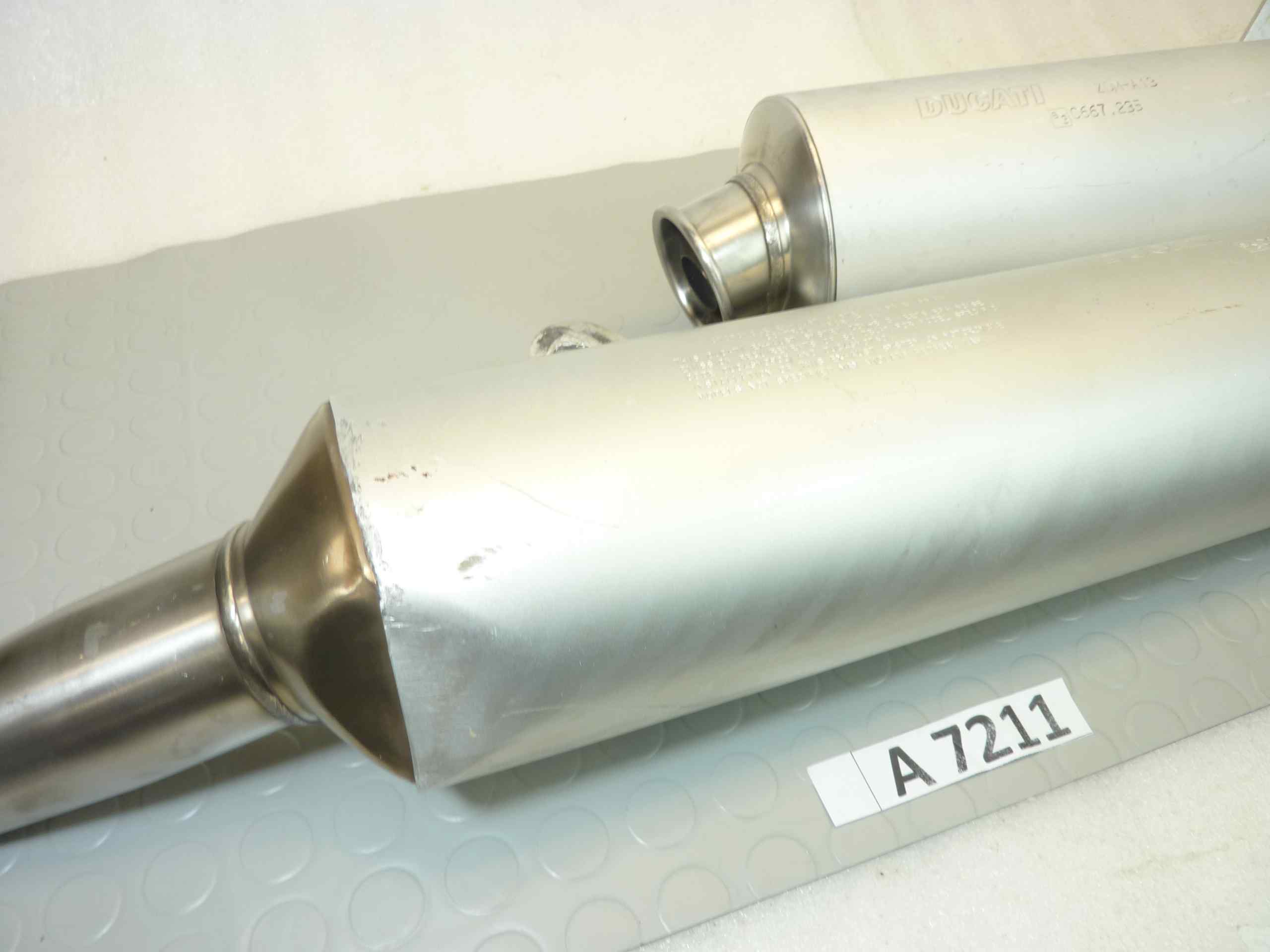 Marmitte terminali Ducati Monster 600 1999 ZDM A13B13 C667235 Remus 57410352B 19 57310352B 19 - immagine 20
