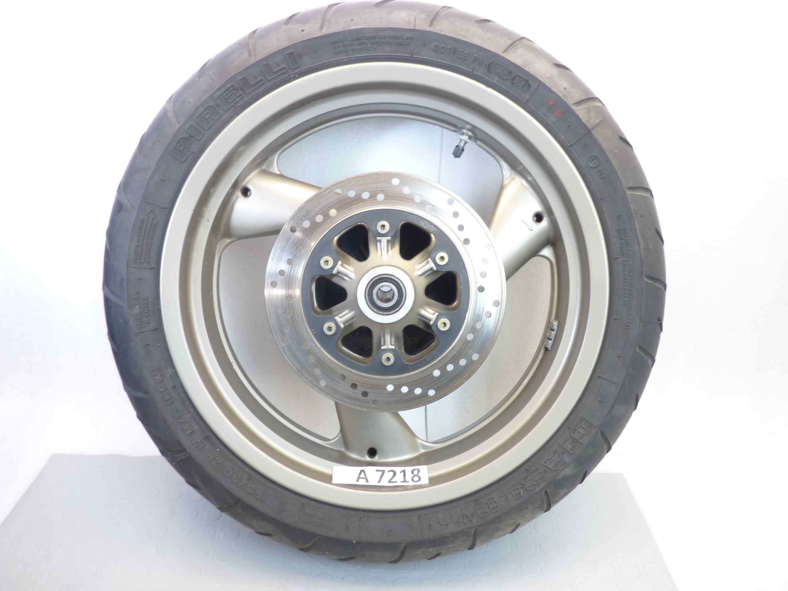 Ruota posteriore Ducati SS Monster 600 900 17xMT 4,50 Brembo 30517600 Oro con disco spessore 3,8 mm