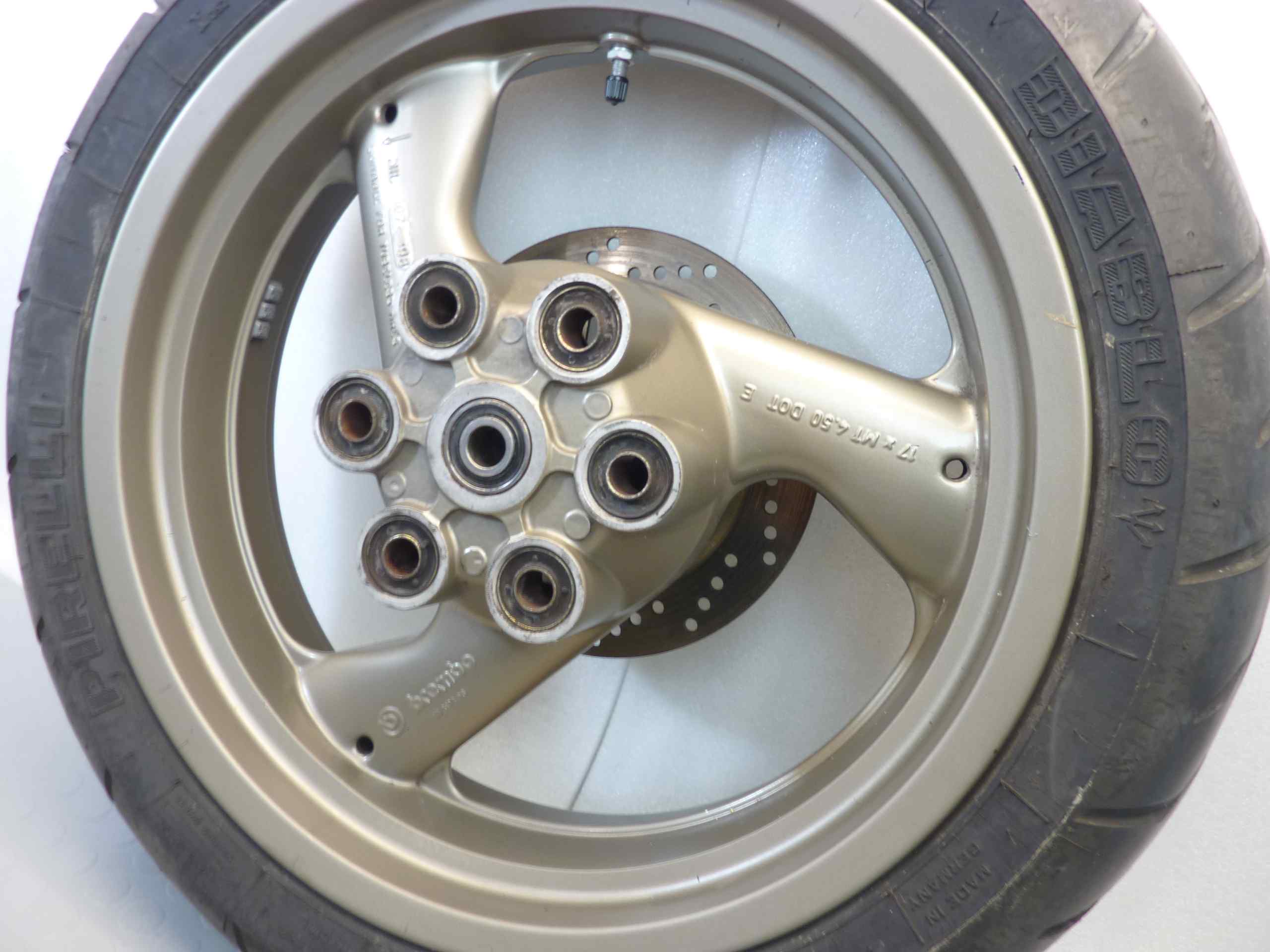 Ruota posteriore Ducati SS Monster 600 900 17xMT 4,50 Brembo 30517600 Oro con disco spessore 3,8 mm - immagine 9