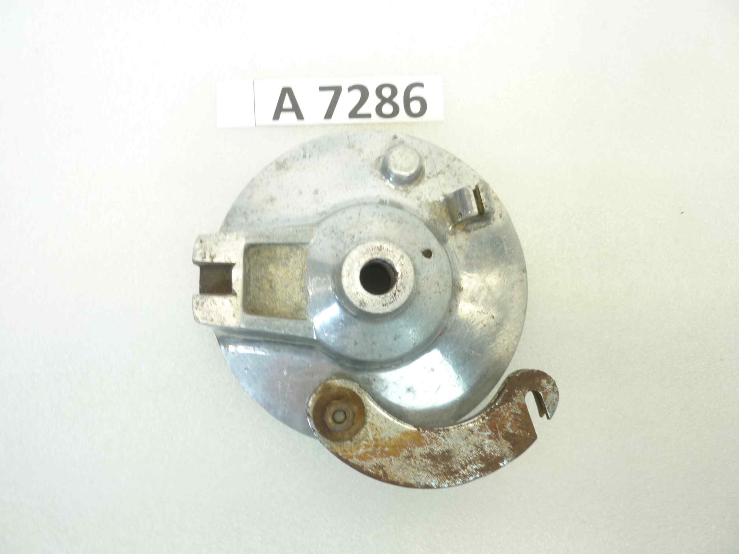 Piatto portaceppi Guzzi Zigolo 110 Turismo porta ganasce mozzo freno cod 24620225 - immagine 2