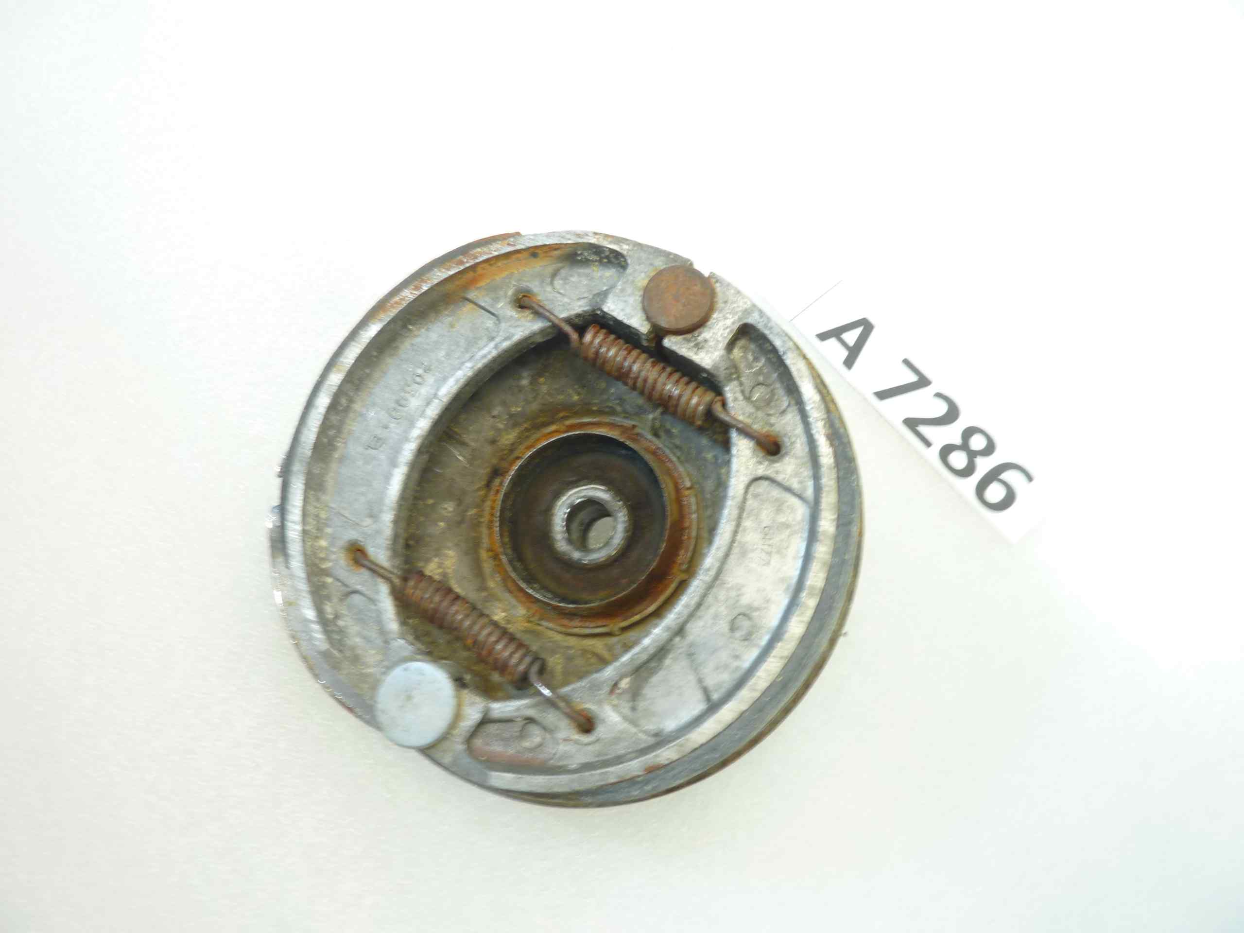 Piatto portaceppi Guzzi Zigolo 110 Turismo porta ganasce mozzo freno cod 24620225 - immagine 4
