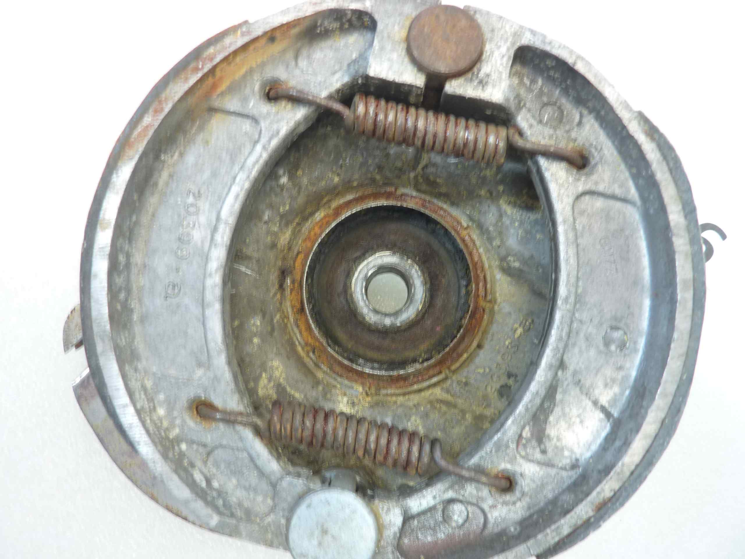 Piatto portaceppi Guzzi Zigolo 110 Turismo porta ganasce mozzo freno cod 24620225 - immagine 5