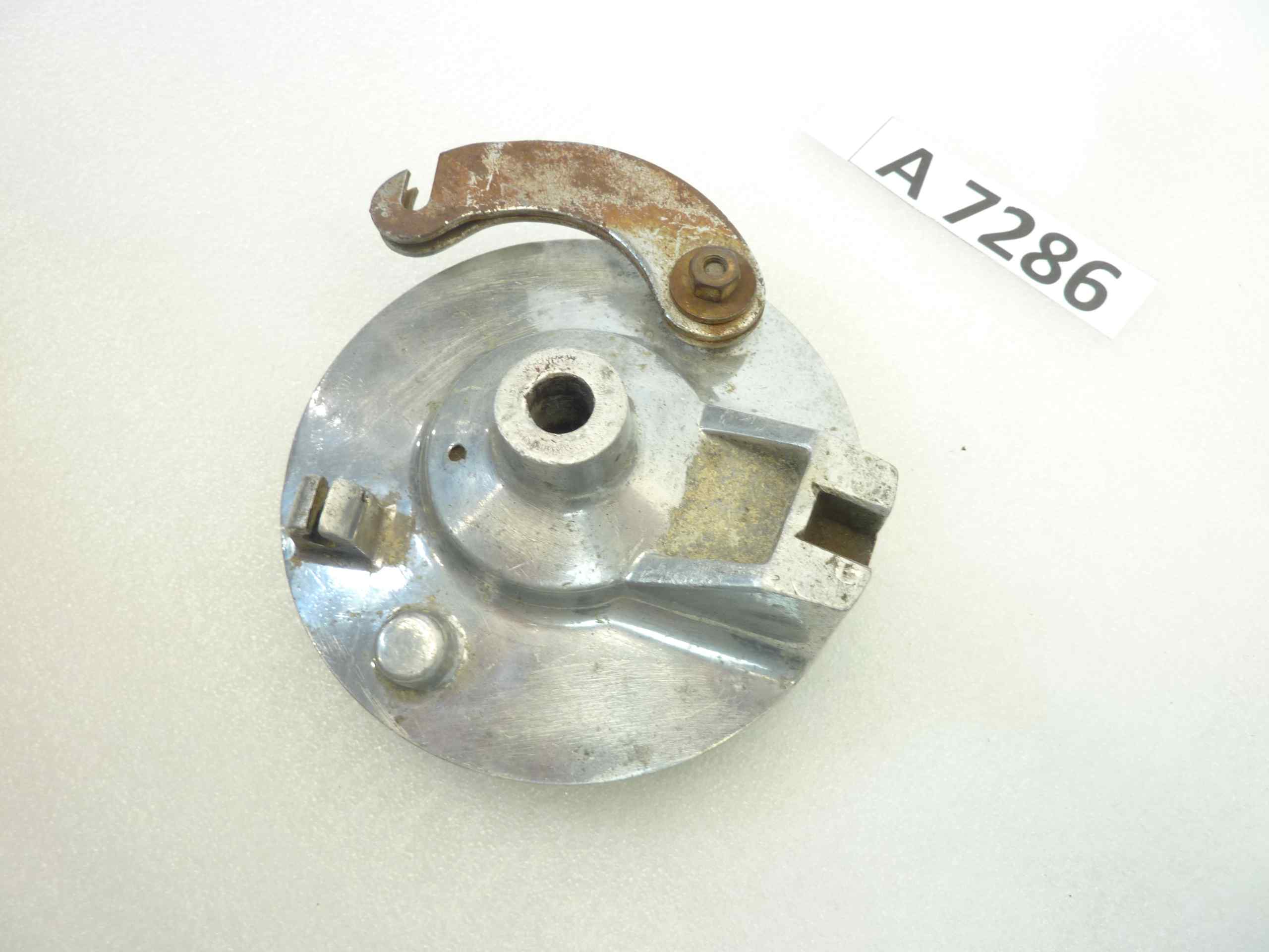 Piatto portaceppi Guzzi Zigolo 110 Turismo porta ganasce mozzo freno cod 24620225 - immagine 6