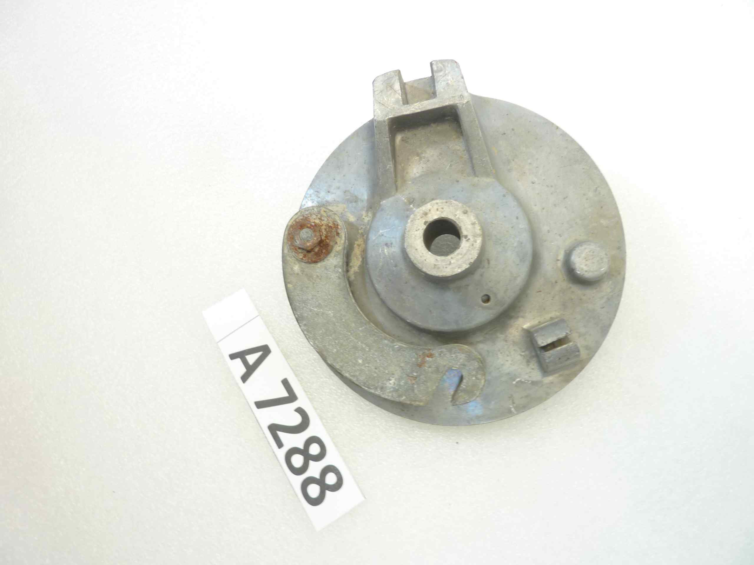 Piatto portaceppi Guzzi Zigolo 110 Turismo porta ganasce mozzo freno cod 24620225 - immagine 2
