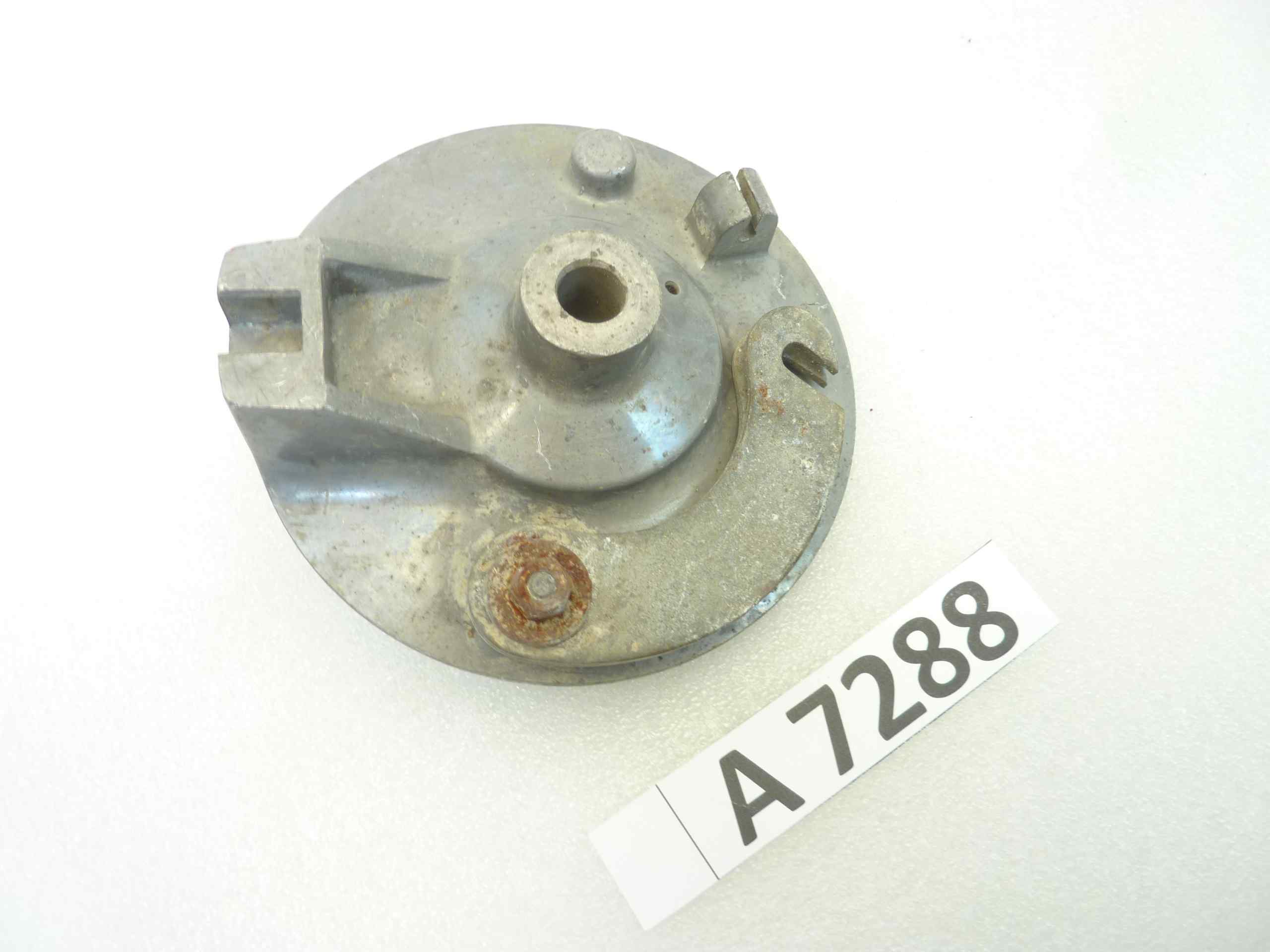Piatto portaceppi Guzzi Zigolo 110 Turismo porta ganasce mozzo freno cod 24620225 - immagine 3