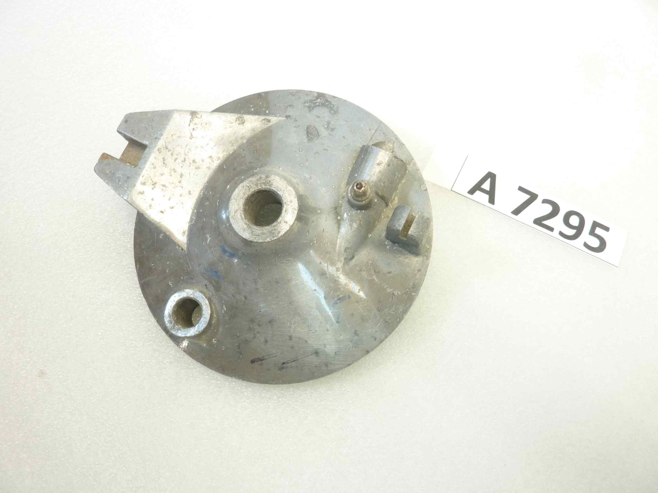 Piatto portaceppi Guzzi Zigolo anteriore porta ganasce mozzo freno 55605 55620200 nuovo fondo di magazzino