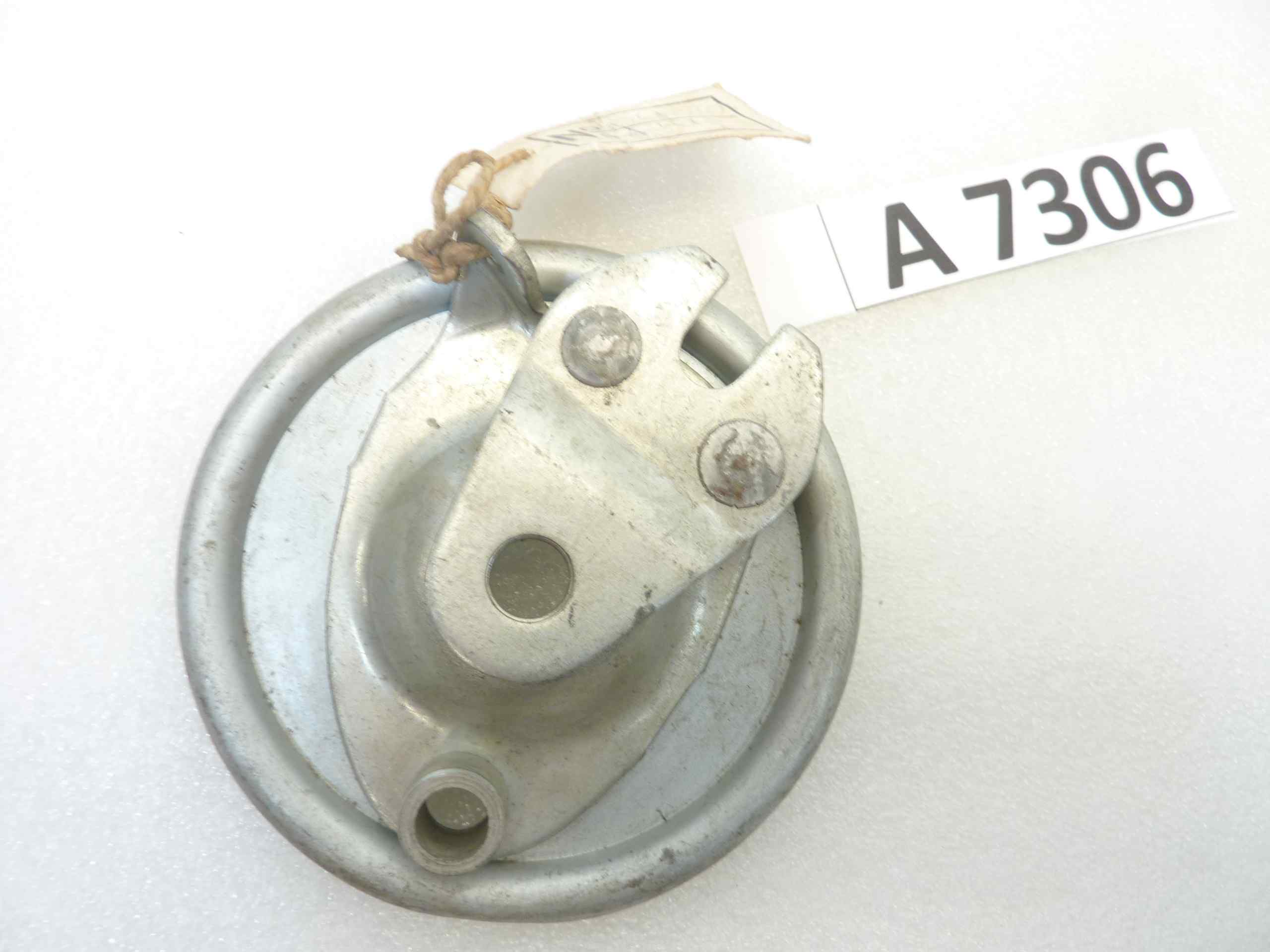 Piatto portaceppi Guzzi Dingo 49 anteriore porta ganasce mozzo freno cod 45610380 nuovo fondo di magazzino - immagine 2
