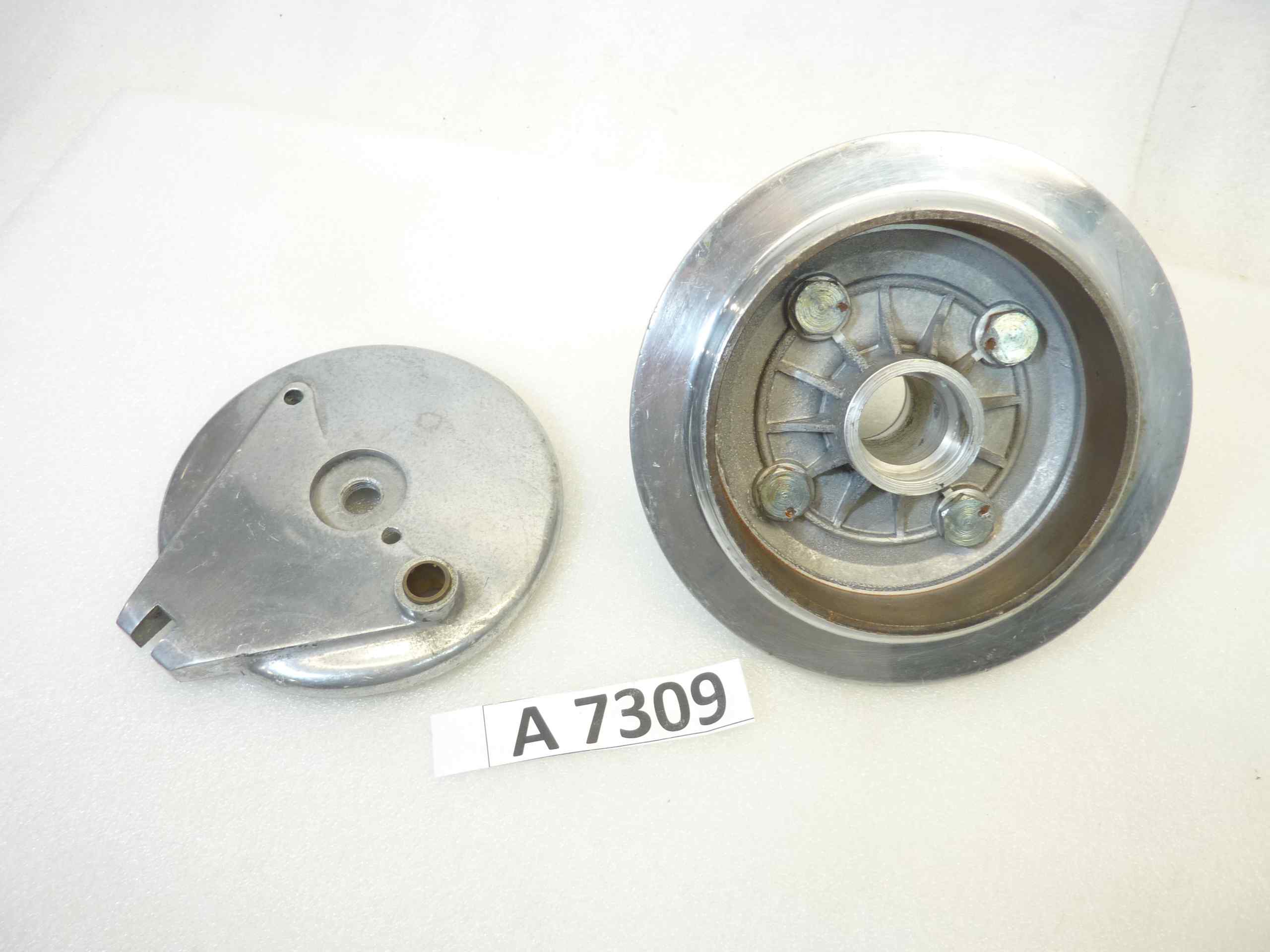 Mozzo anteriore Guzzi Galletto 192 tamburo freno cod 38551 38566 nuovo fondo di magazzino - immagine 2