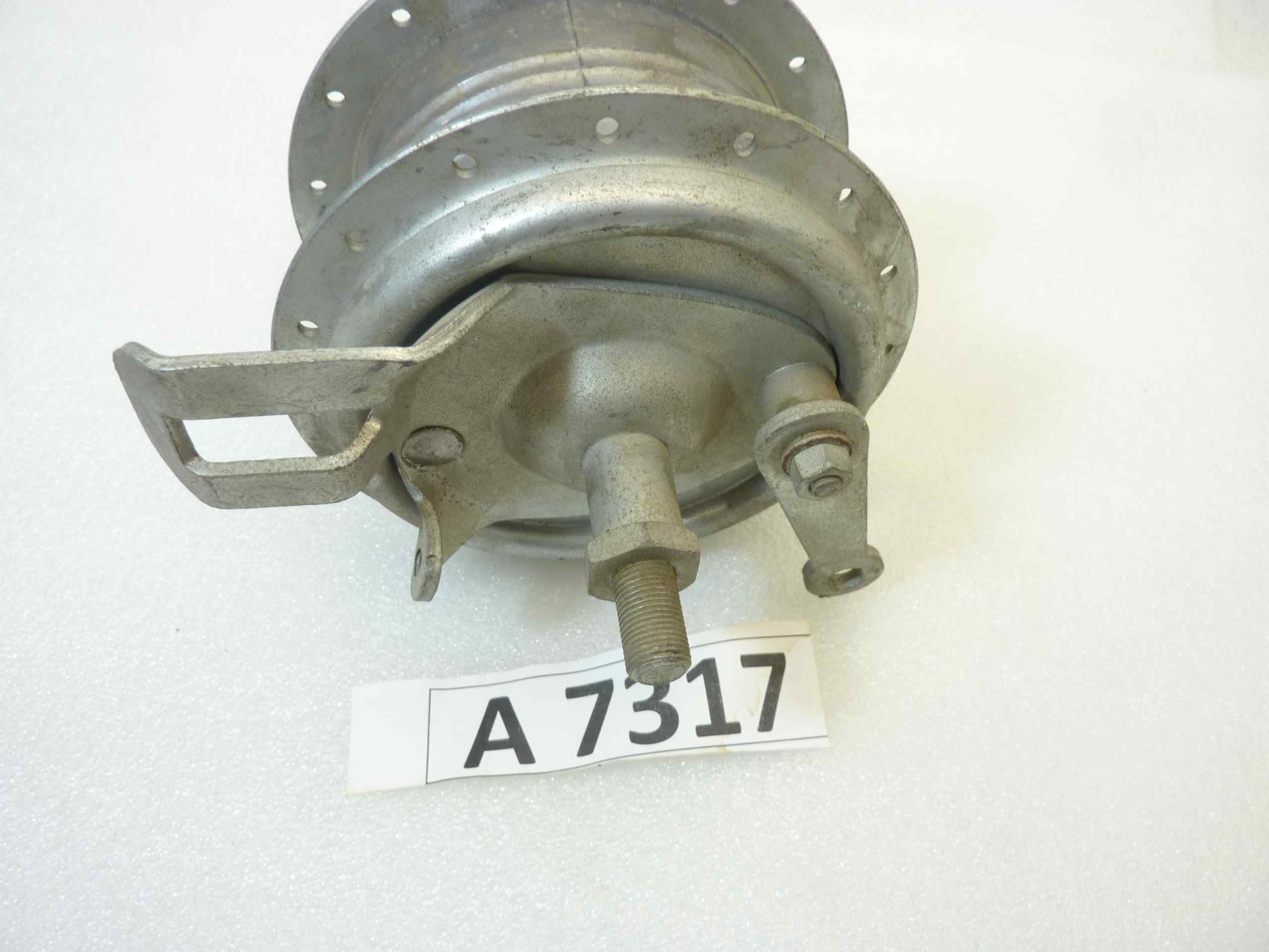 Mozzo posteriore Guzzi Trotter completo con corona tamburo freno cod 45632100 nuovo fondo di magazzino - immagine 2
