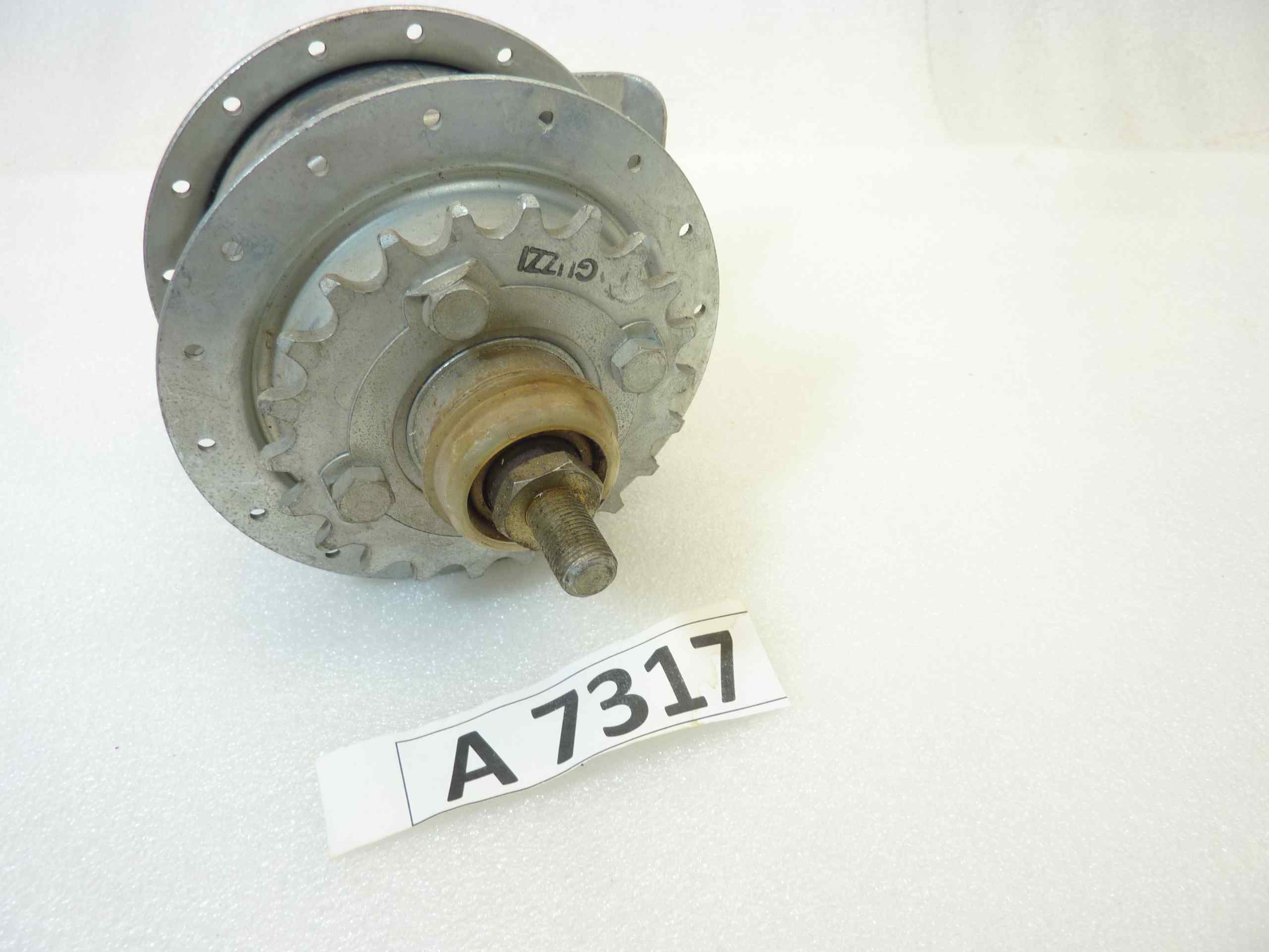 Mozzo posteriore Guzzi Trotter completo con corona tamburo freno cod 45632100 nuovo fondo di magazzino - immagine 4