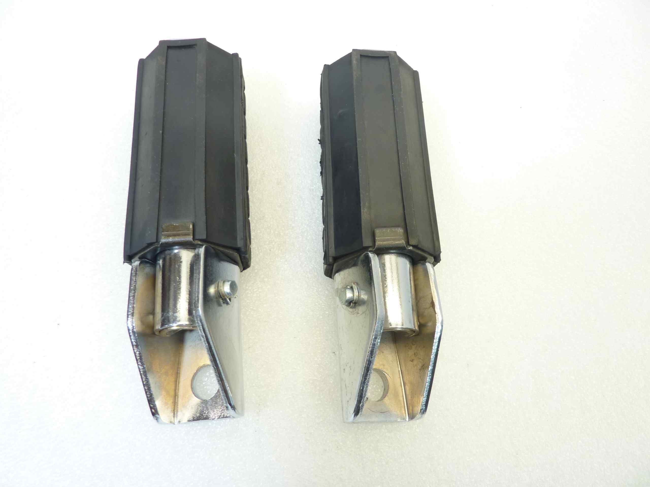 Coppia pedane passeggero Yamaha Xj 750 1981 - 1983 nuovo fondo di magazzino - immagine 4