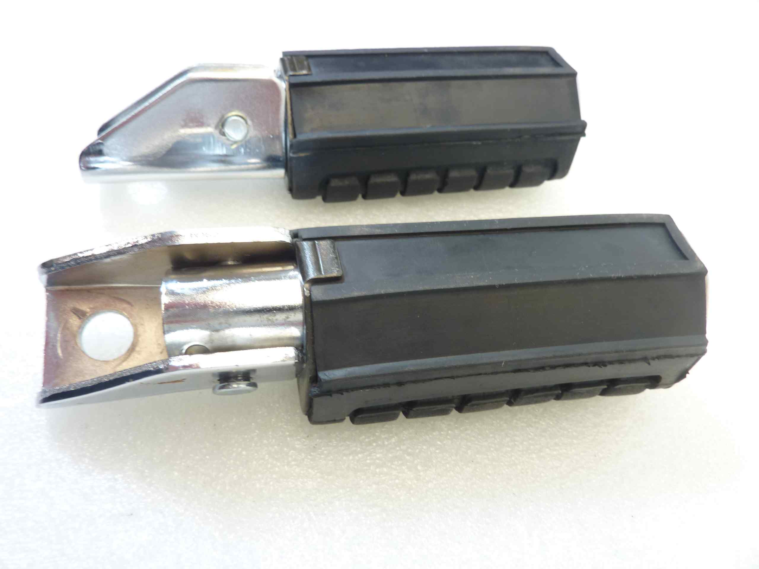 Coppia pedane passeggero Yamaha Xj 750 1981 - 1983 nuovo fondo di magazzino - immagine 5