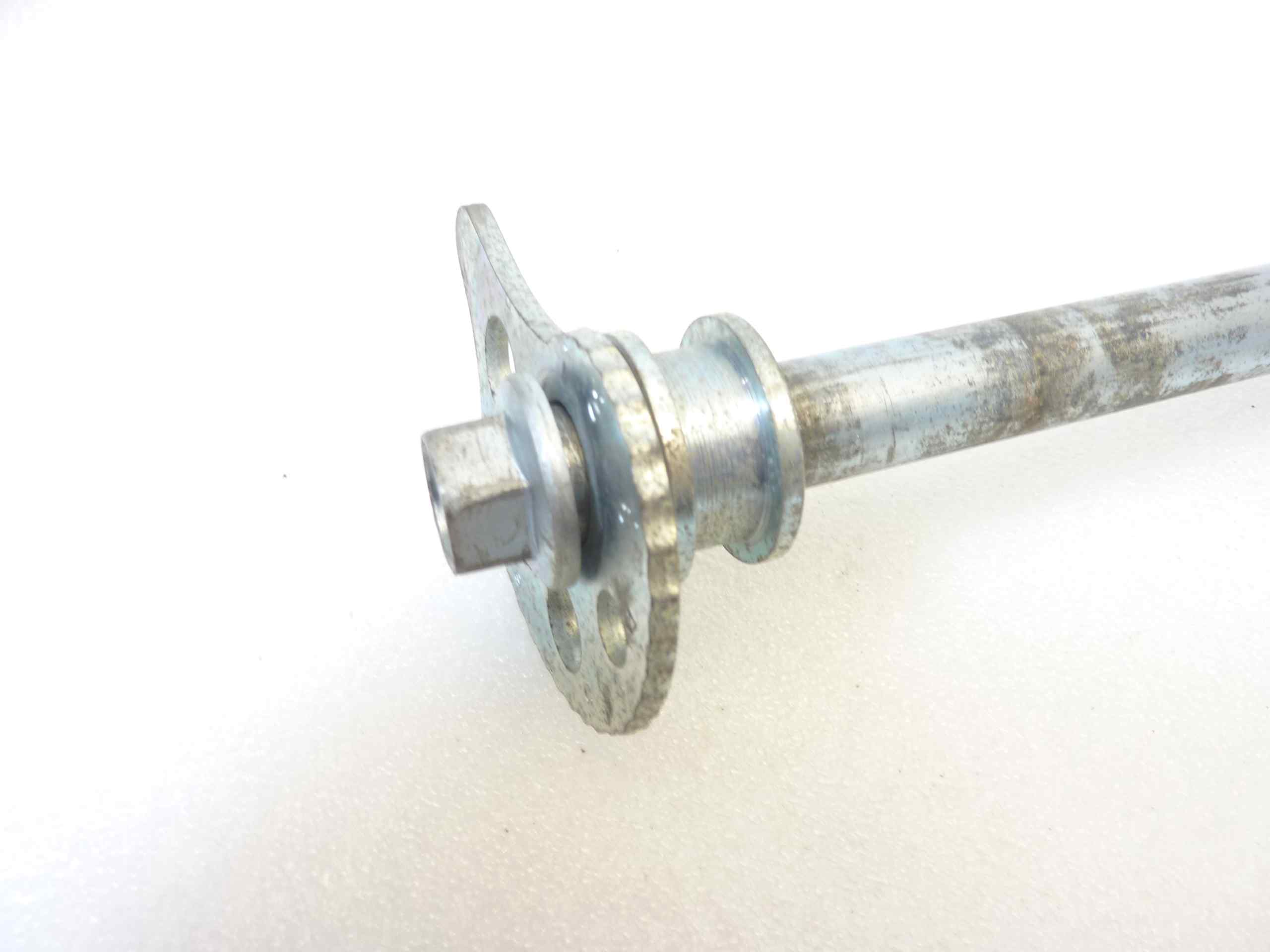 Perno ruota post Yamaha XT 550 5Y3 1982 - immagine 5