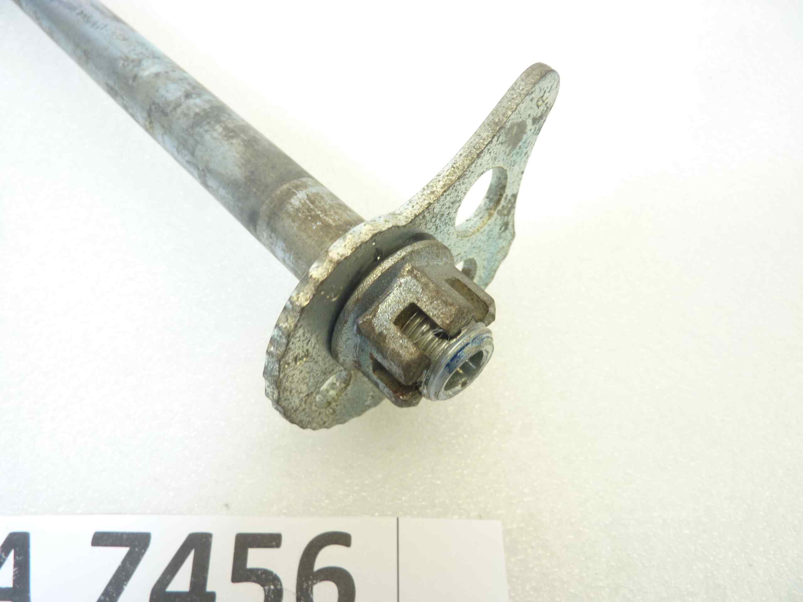 Perno ruota post Yamaha XT 550 5Y3 1982 - immagine 6
