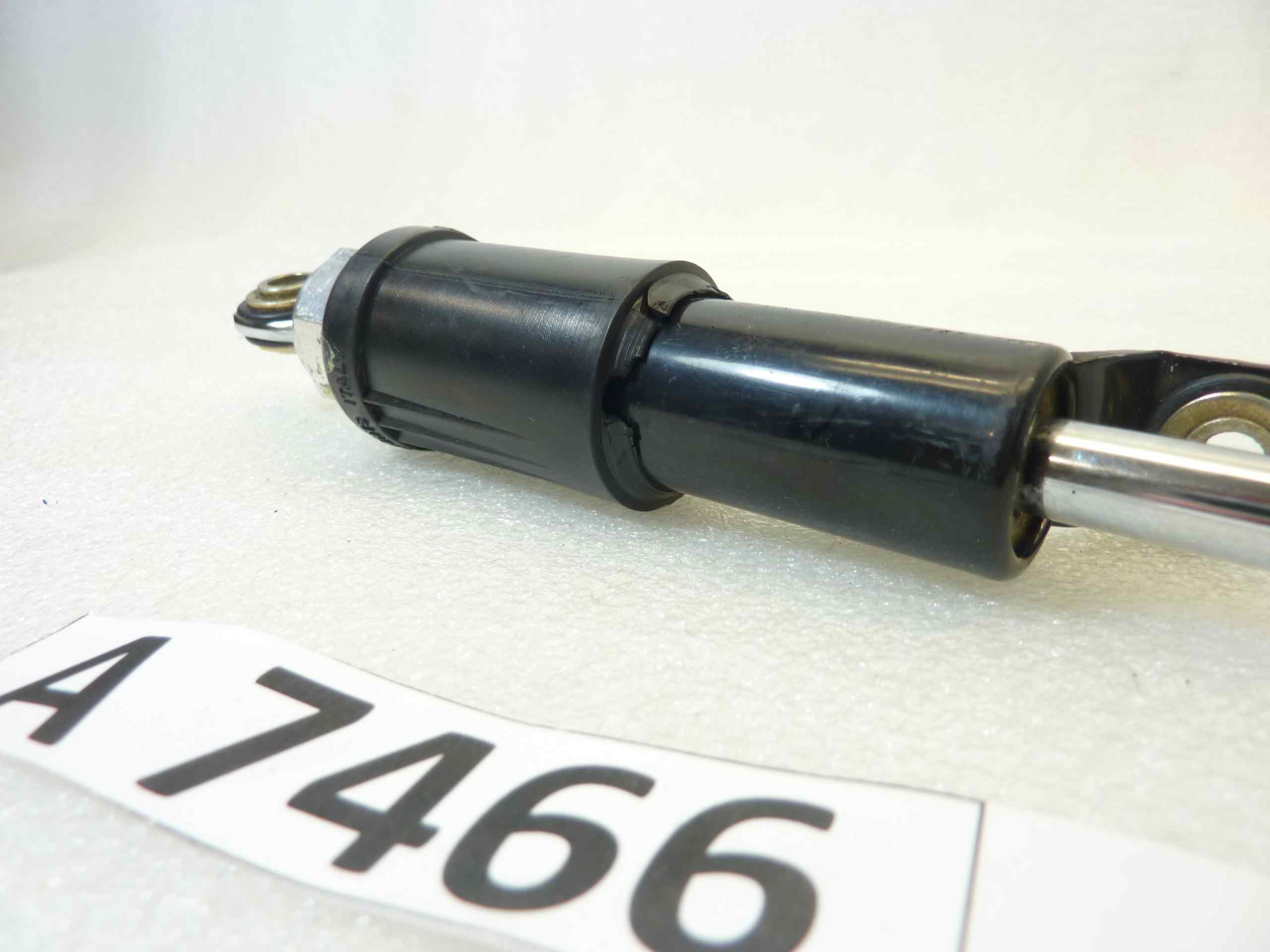 Ammortizzatore sterzo regolabile Guzzi 1100 California Edizione 1994-19971100 California EV Edizione 1997-20021100 California Special Edizione 1999-20001100 Jackal Edizione 1999-20011100 California Sport Edizione 2001-20021100 Stone Edizione 2001-20051100 California EV P.I. Edizione 2002-20021100 California Stone-Metal Edizione 2002-20031100 California Special Sport-Aluminium Edizione 2002-20031100 California Aluminium-Titanium Edizione 2003-2004 1100 California EV Touring Edizione 2003-20051100 California Classic-Touring Edizione 2006-20081100 California Vintage Edizione 2006-20121100 California Aquila Nera Edizione 2009-20111000 SP Edizione 1979-19831000 SP 2 Edizione 1984-19871000 Le Mans Edizione 1984-19931000 California 3 Edizione 1987-19 931000 GT Edizione 1987-19911000 SP 3 Edizione 1989-19941000 S Edizione 1989-19941000 Strada Edizione 1993-1994850 Le Mans 2 Edizione 1978 - 1980850 Le Mans 3 Edizione 1981-1984850 T 5 Civile Edizione 1984-1987850 T 5 Polizia Edizione 1985-2001650 V65 Custom Edizione 1983-1986650 V65 Florida Edizione 1986-1990650 V65 Polizia-PA Nuovo Tipo Edizione 1988-1995500 V50 Custom Edizione 1982-1986350 V35 Custom Edizione 1982-1986350 V35 Florida Edizione 1986-1990 - immagine 3