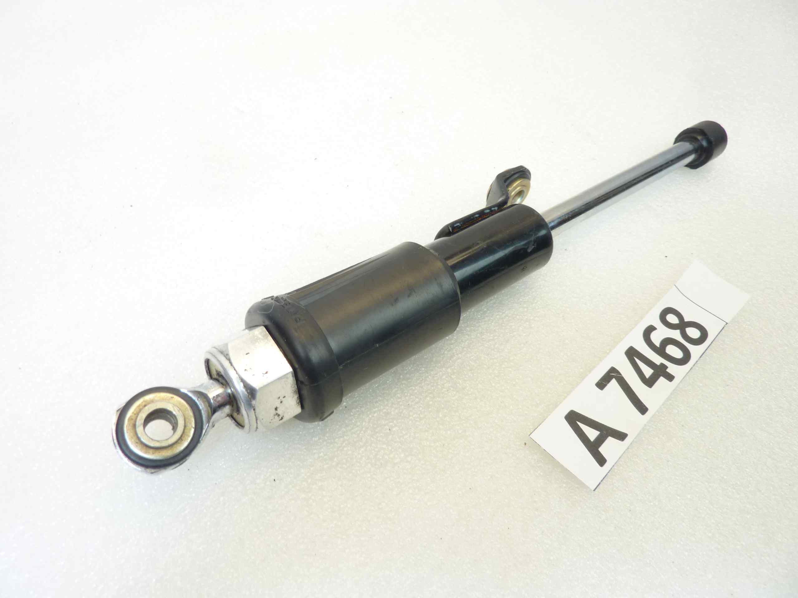 Ammortizzatore sterzo regolabile Guzzi 1100 California Edizione 1994-19971100 California EV Edizione 1997-20021100 California Special Edizione 1999-20001100 Jackal Edizione 1999-20011100 California Sport Edizione 2001-20021100 Stone Edizione 2001-20051100 California EV P.I. Edizione 2002-20021100 California Stone-Metal Edizione 2002-20031100 California Special Sport-Aluminium Edizione 2002-20031100 California Aluminium-Titanium Edizione 2003-2004 1100 California EV Touring Edizione 2003-20051100 California Classic-Touring Edizione 2006-20081100 California Vintage Edizione 2006-20121100 California Aquila Nera Edizione 2009-20111000 SP Edizione 1979-19831000 SP 2 Edizione 1984-19871000 Le Mans Edizione 1984-19931000 California 3 Edizione 1987-19 931000 GT Edizione 1987-19911000 SP 3 Edizione 1989-19941000 S Edizione 1989-19941000 Strada Edizione 1993-1994850 Le Mans 2 Edizione 1978 - 1980850 Le Mans 3 Edizione 1981-1984850 T 5 Civile Edizione 1984-1987850 T 5 Polizia Edizione 1985-2001650 V65 Custom Edizione 1983-1986650 V65 Florida Edizione 1986-1990650 V65 Polizia-PA Nuovo Tipo Edizione 1988-1995500 V50 Custom Edizione 1982-1986350 V35 Custom Edizione 1982-1986350 V35 Florida Edizione 1986-1990 - immagine 2