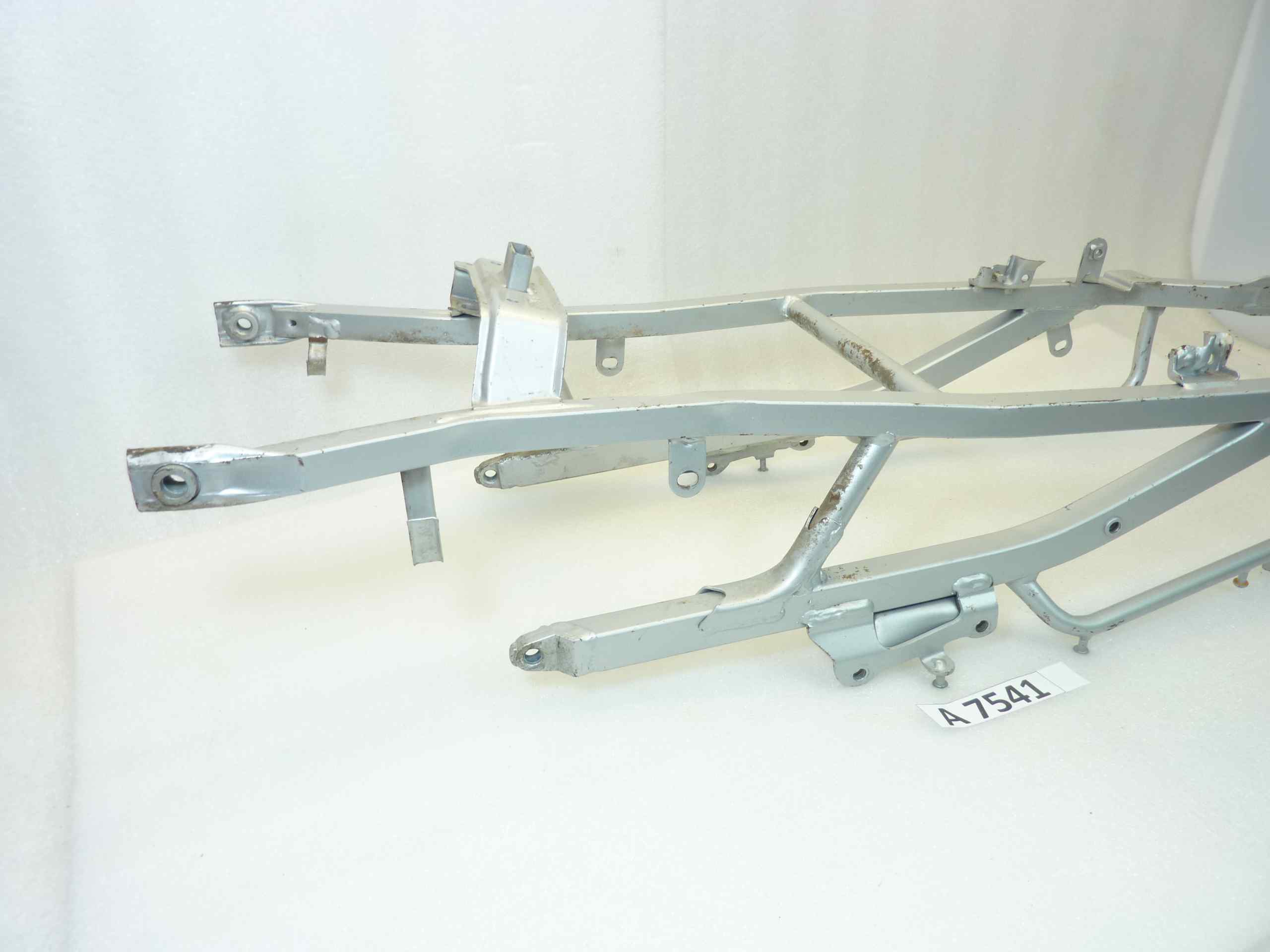 Telaietto posteriore Yamaha FZR 1000 Genesis 1987 - immagine 10