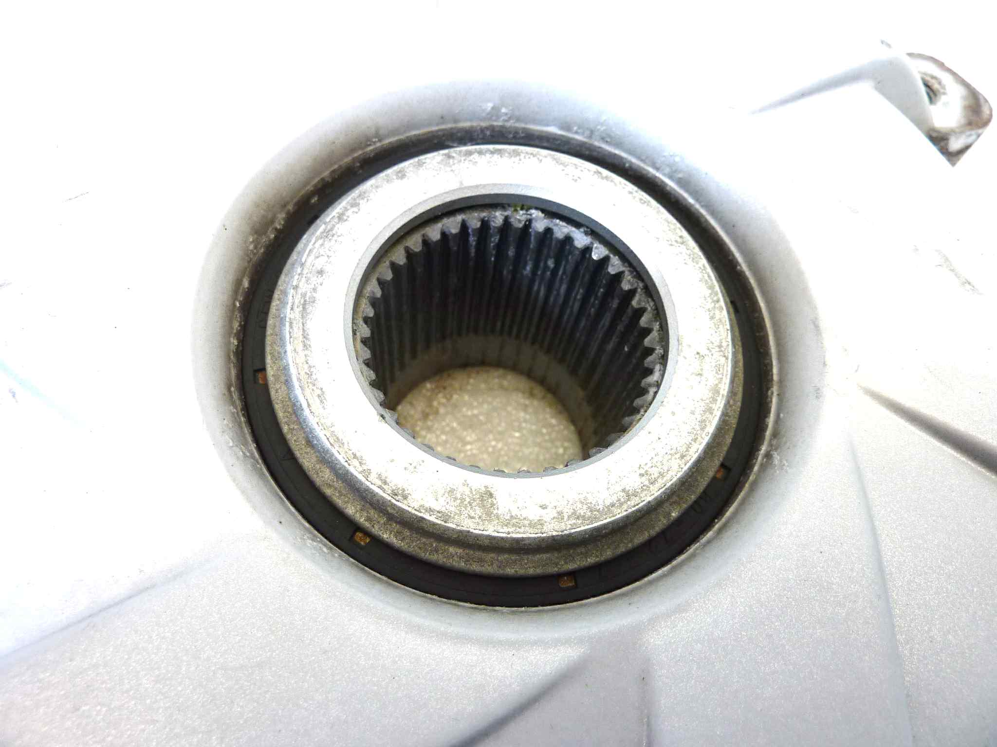 Mozzo portacorona puleggia parastrappi Bmw 650 CS Scarver - immagine 4