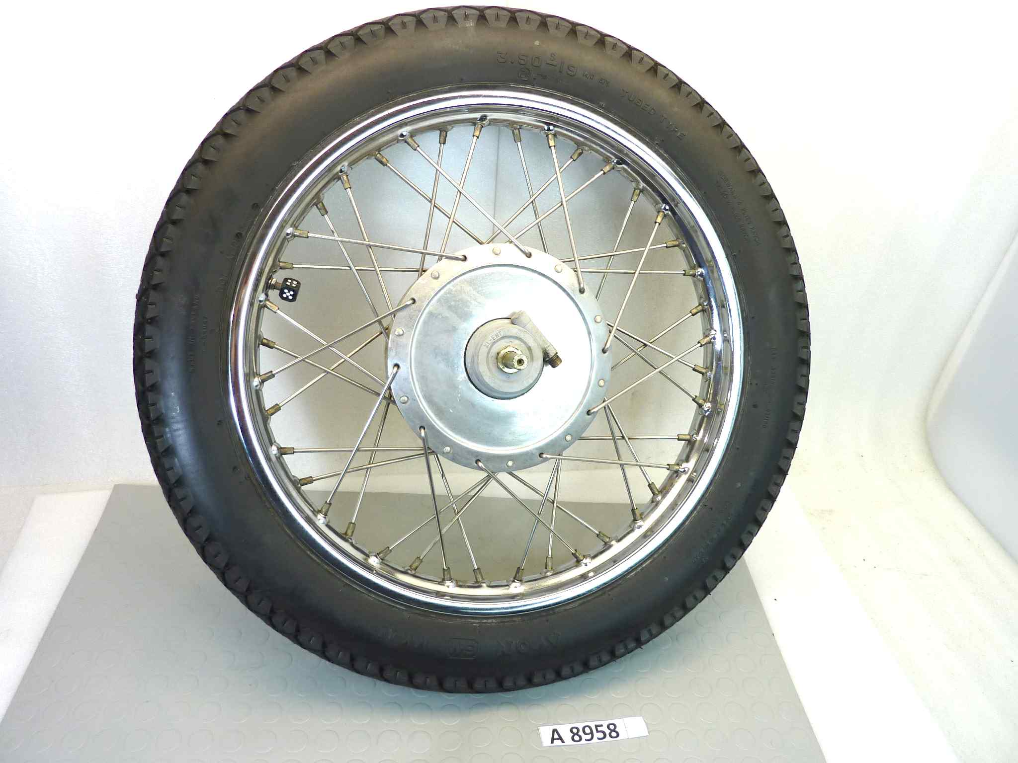 Ruota cerchio anteriore Royal Enfield Bullet 500 2009 con gomma Avon MK II 3,50 S 19