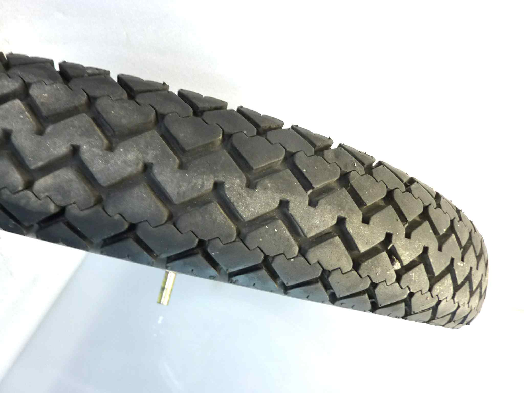 Ruota cerchio anteriore Royal Enfield Bullet 500 2009 con gomma Avon MK II 3,50 S 19 - immagine 5